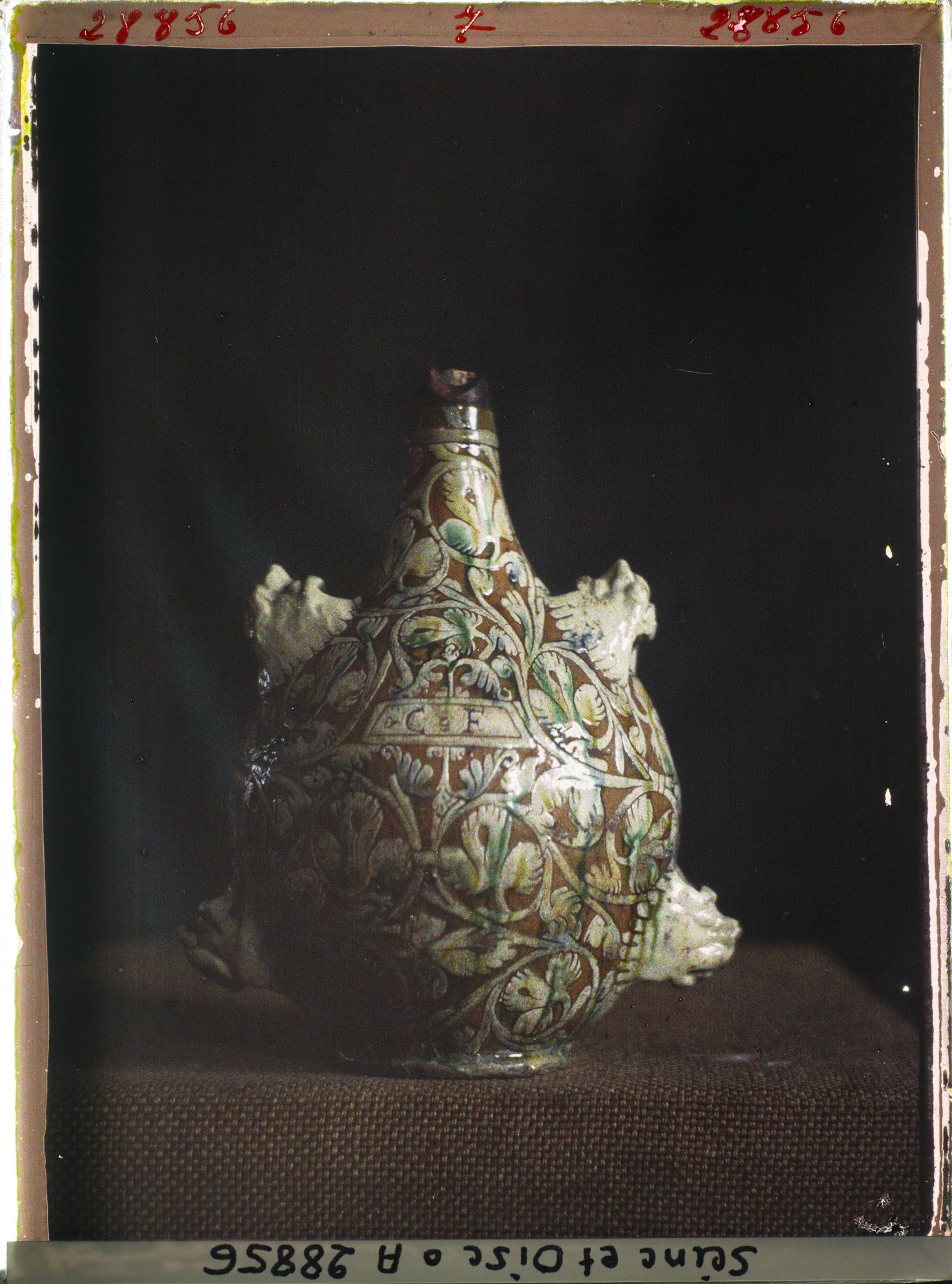 Image représentant Gourde en céramique vernissée des collections du musée de Sèvres