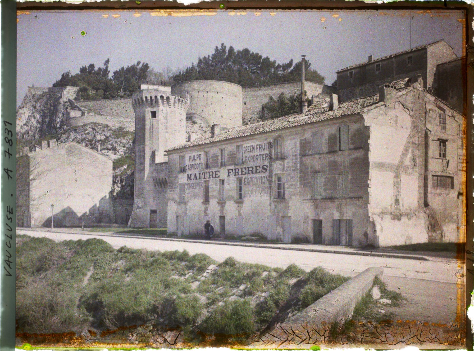 Image représentant Partie des fortifications donnant sur le Rhône