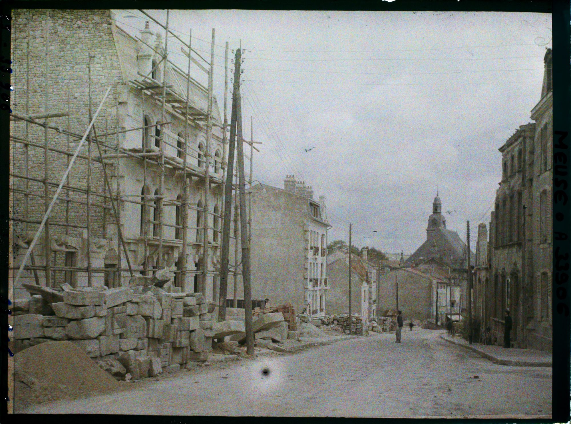 Image représentant France, Verdun, La Rue St Pierre vue prise de la Place d'Armes (reconstructions)