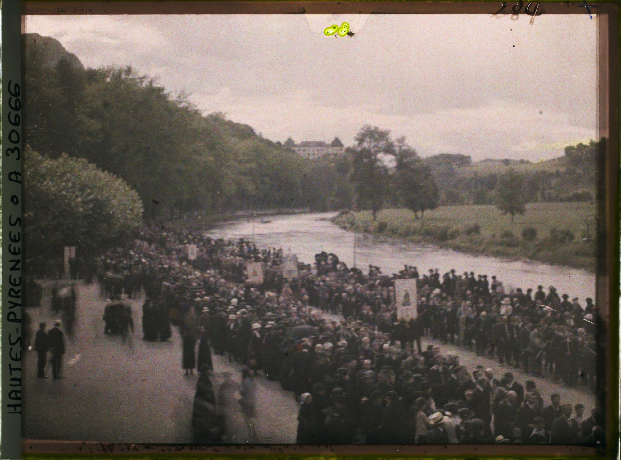 Image représentant France, Lourdes, La Procession