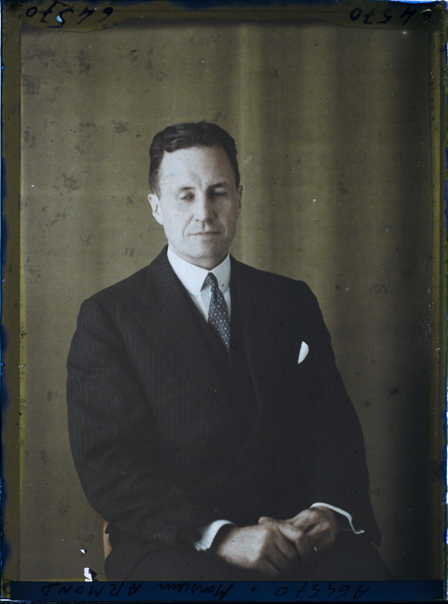 Image représentant https://musee-albert-kahn.s-museum.fr/home/NWQ2OTAwYzNmYjZlZTk1ZWQwODJmMjY4L2dlbmVyaWMtbm90aWNlLXRhYi9hdXRob3JpdHkvNjE3YTc5ZjVjZjhiODk2OGIzMzM3ZDIx/5d6900c3fb6ee95ed082f268/generic-notice-tab/authority/617a79ebcf8b8968b3336748 Monsieur Armond