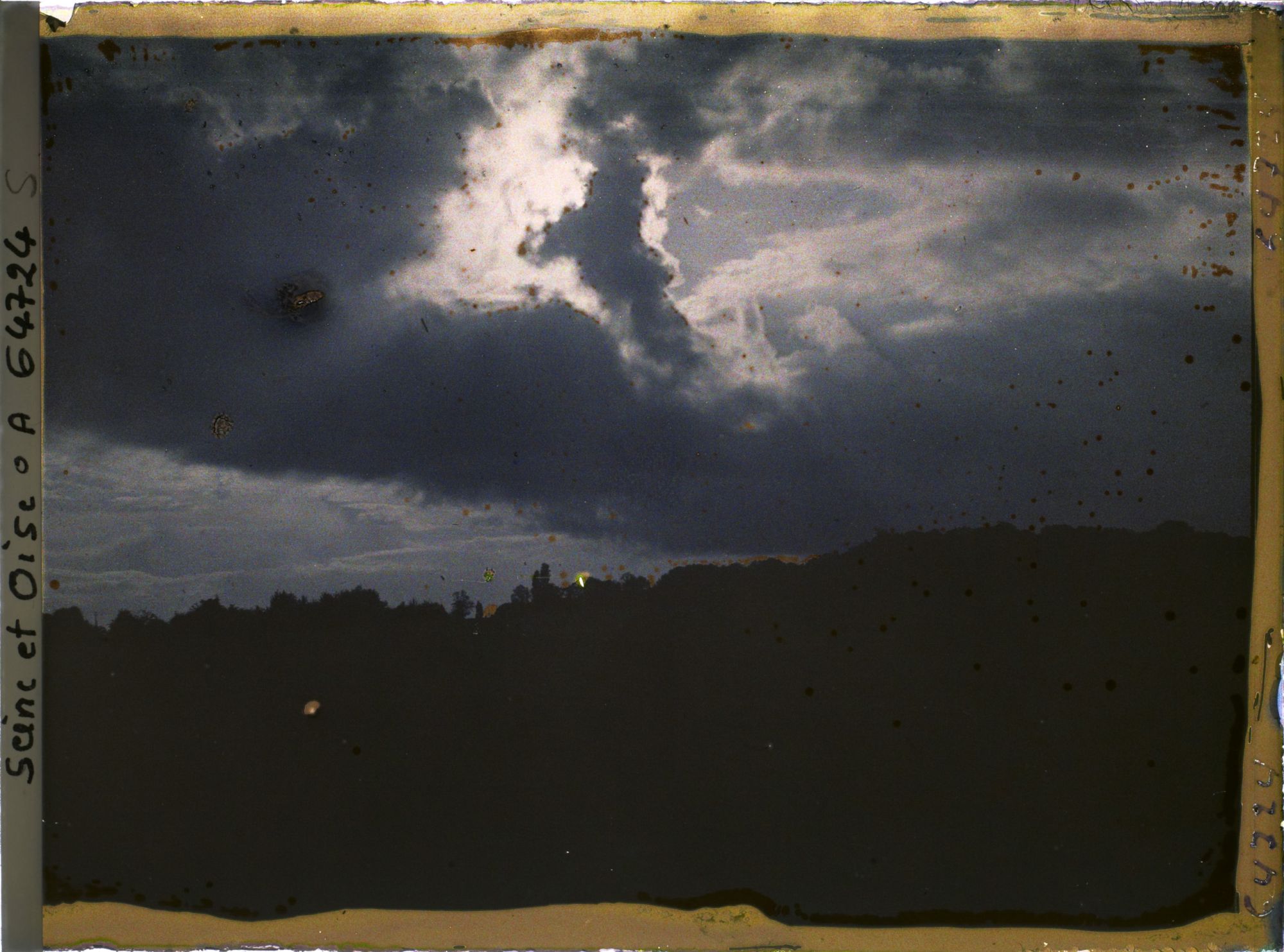 Image représentant Ile de France, Maffliers, Ciel d'orage pensant la pluie
