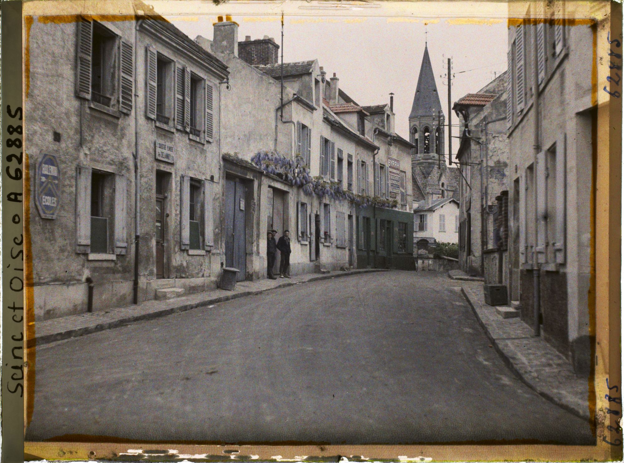 Image représentant France, Louveciennes, La rue de l'Eglise