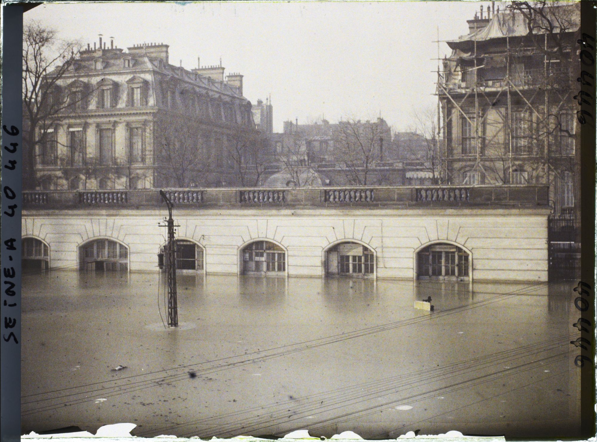 Image représentant La gare des Invalides inondée par la crue de la Seine