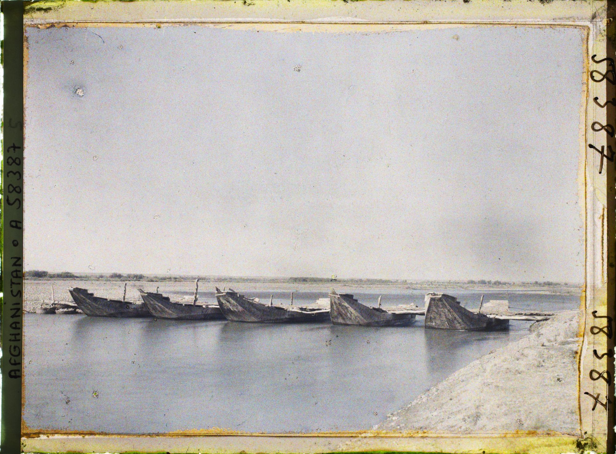 Image représentant Afghanistan, Ghirichk, Pont de bateaux sur l'Hilmend.