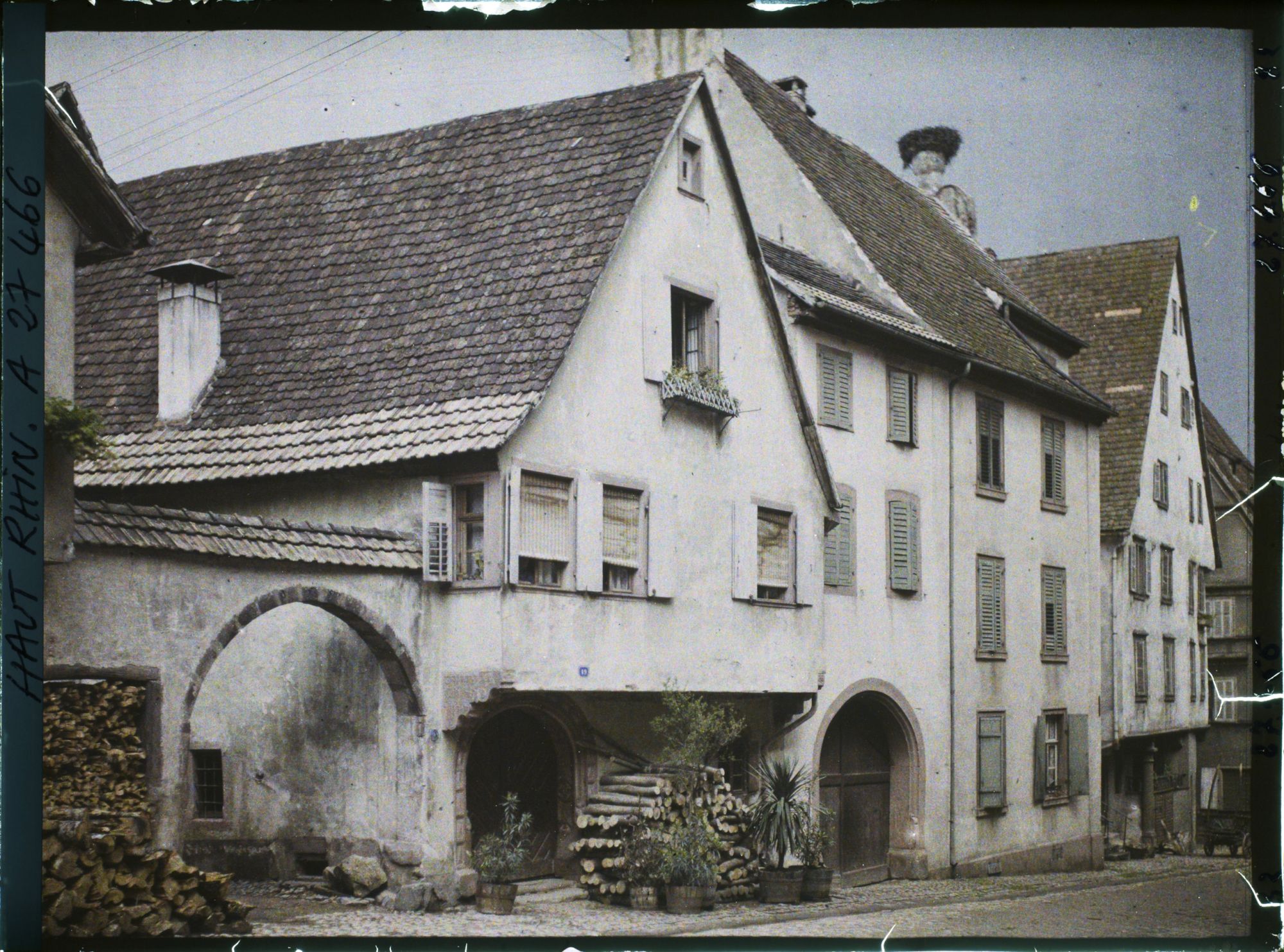 Image représentant France, Riquewihr, Maison Grande Rue et le nid de Cigognes