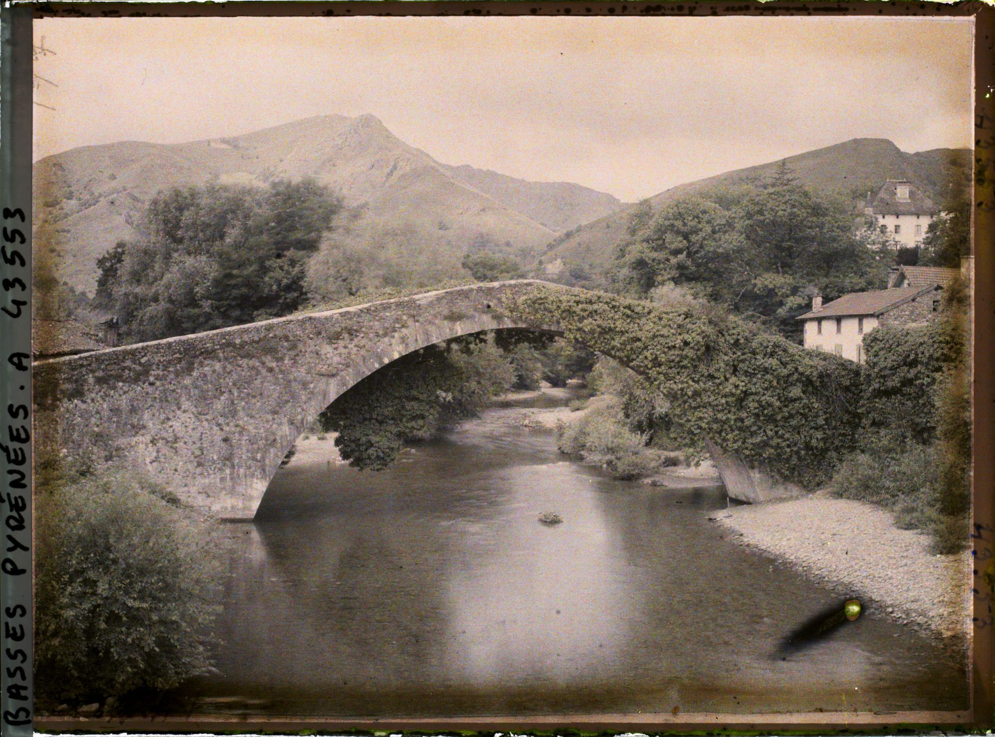 Image représentant France, St Etienne de Baigorry, Le Vieux Pont