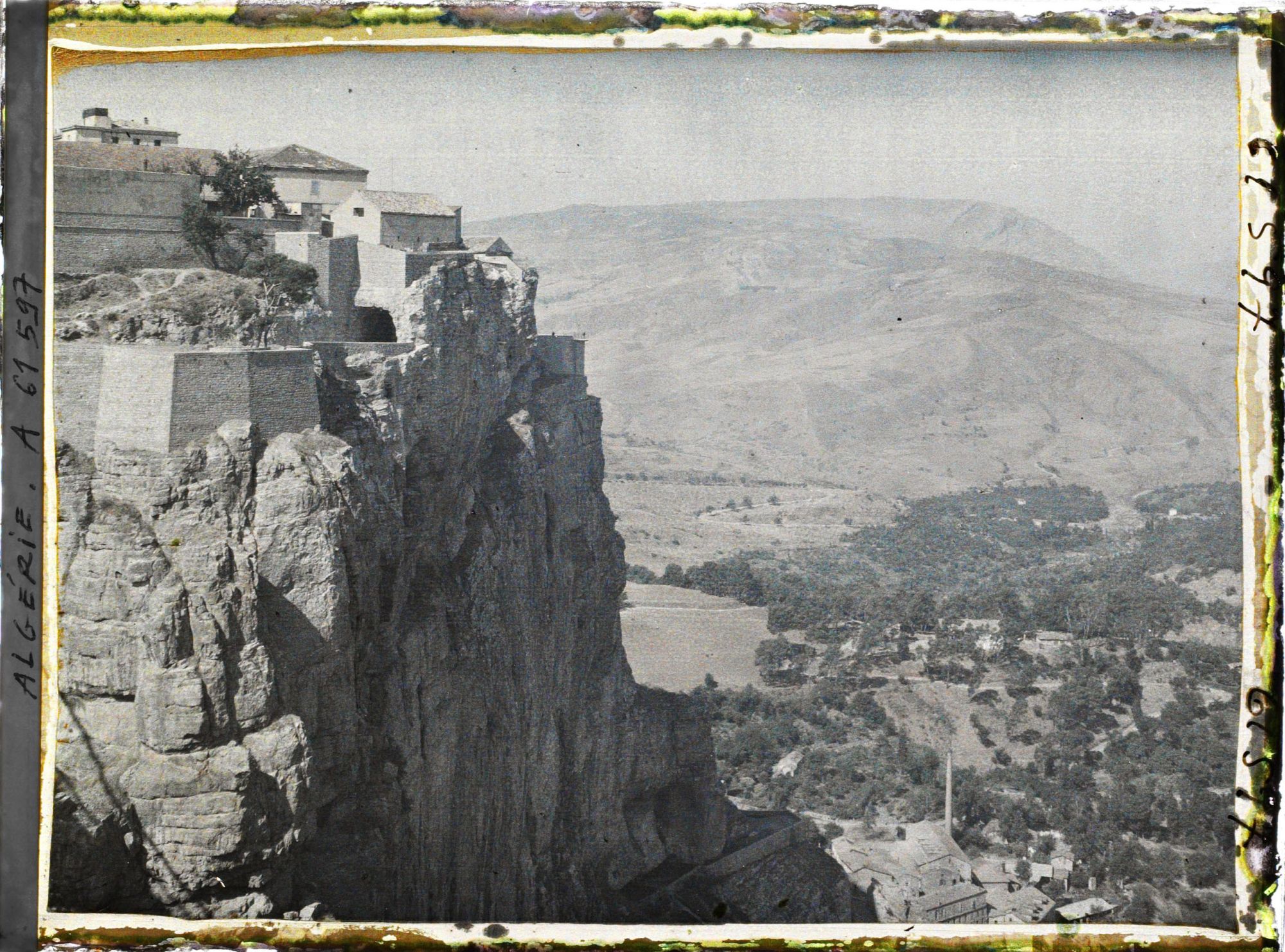 Image représentant Vue sur la Medina (dite Le Rocher) et la vallée du Rhummei