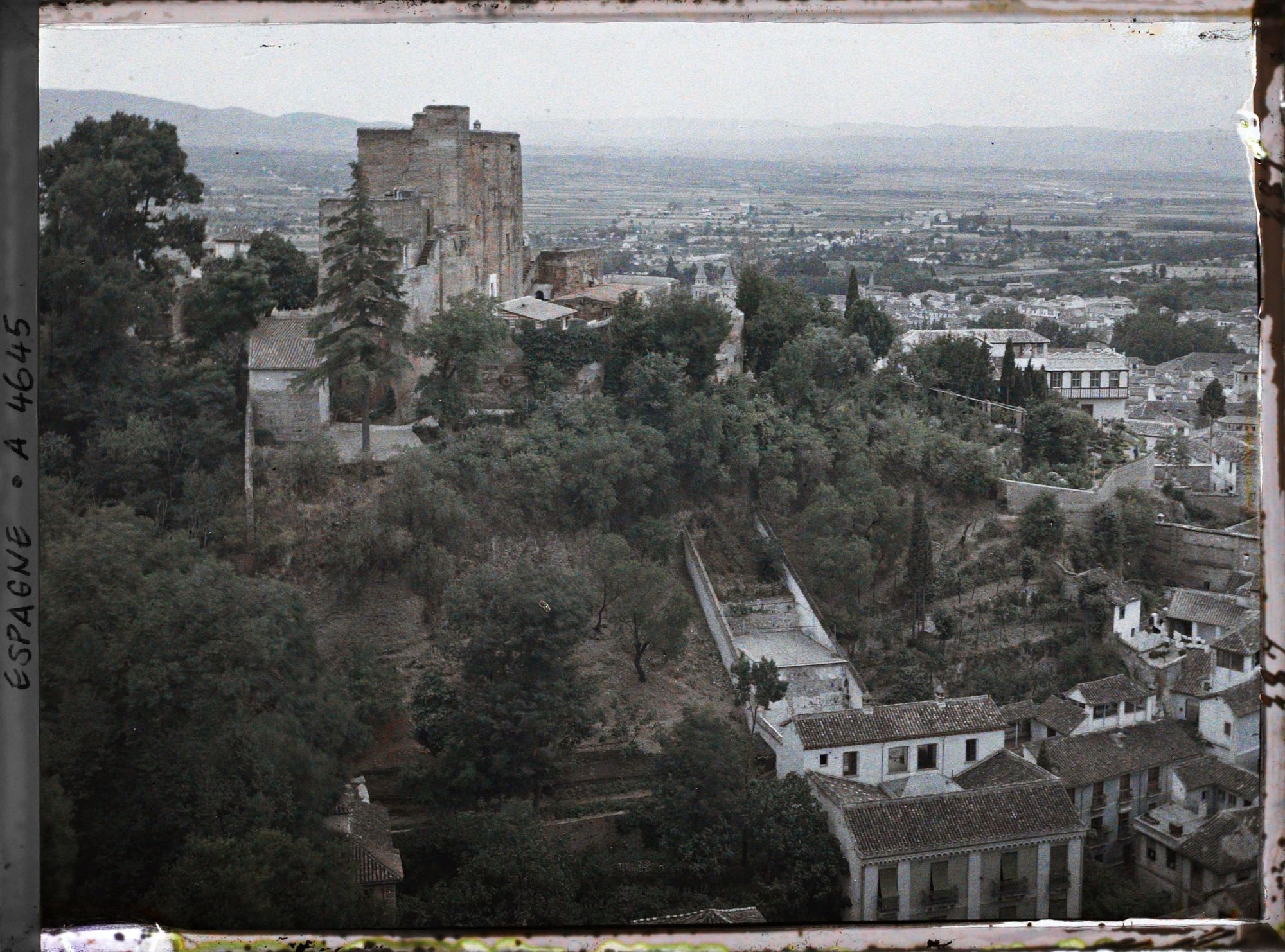 Image représentant Panarama sur la plaine et les Torres Bermejas (ancienne prison militaire arabe)