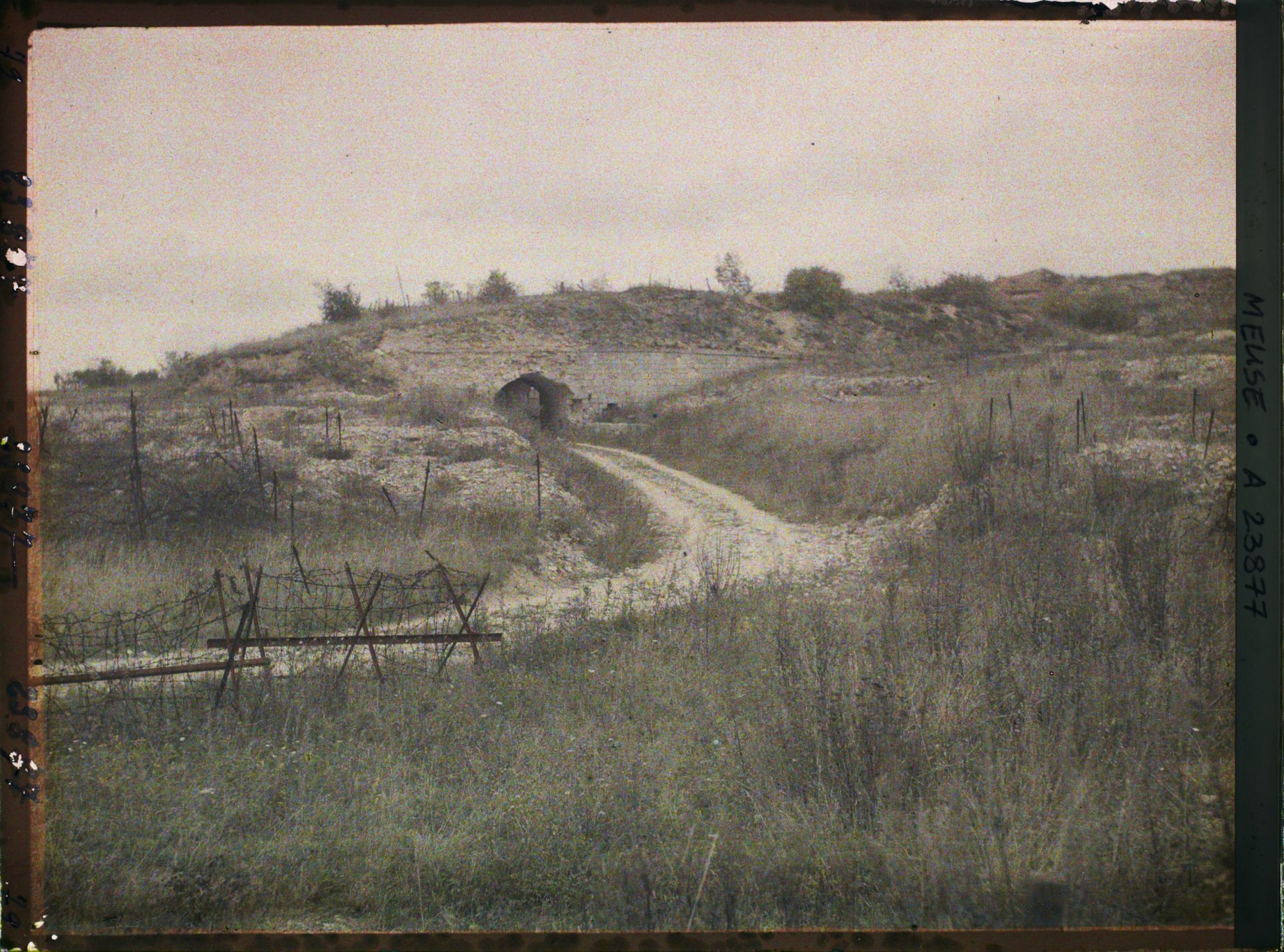 Image représentant France, St Mihiel, Fort du Camp des Romains : Vue d'ensemble sur le fort