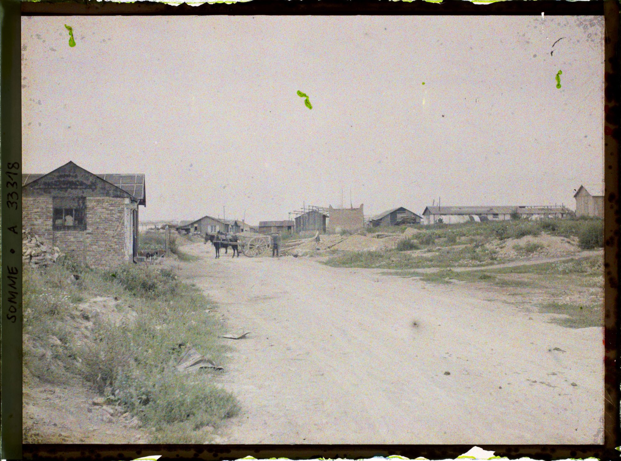 Image représentant France, Les Beufs , Vue prise de la route