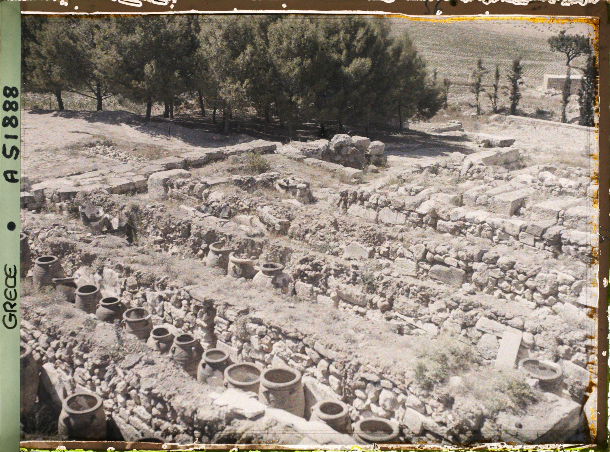 Image représentant Dans la partie occidentale du Palais , vue d'ensemble sur les magasins