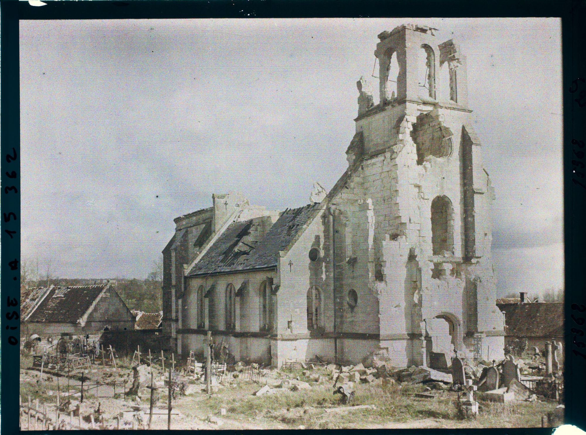 Image représentant France, Chevincourt, Guerre : L'Eglise de Chevincourt  (vue intérieure)