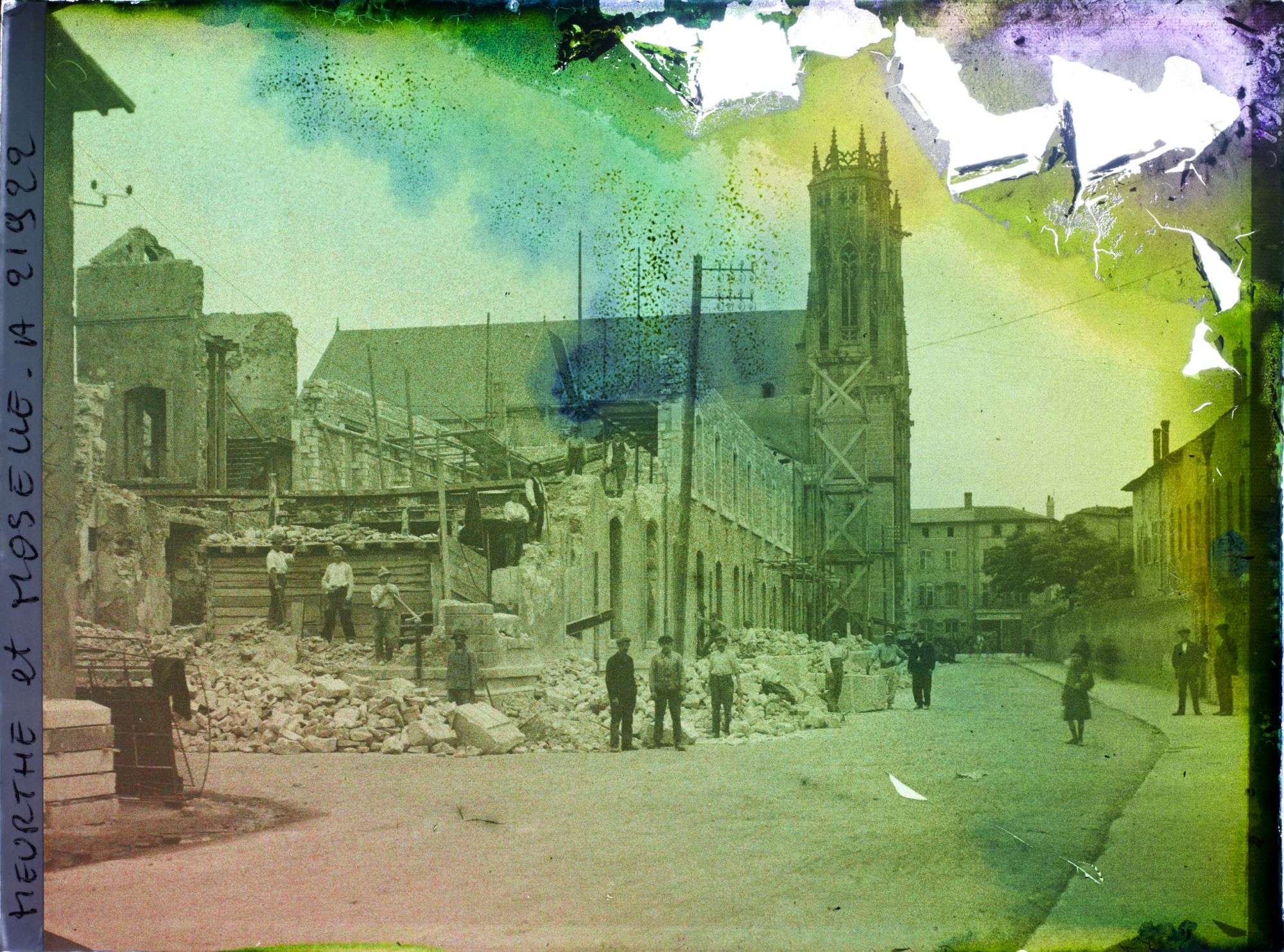 Image représentant France, Pont à Mousson, Eglise St Martin et reconstruction d'usine