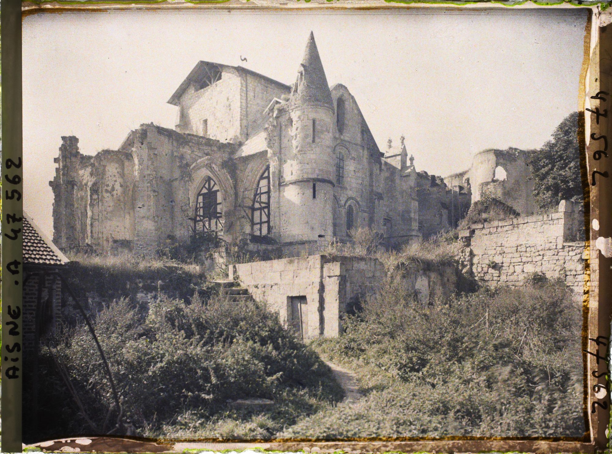 Image représentant France, Amblény, Ruines de l'Eglise (Nord-Est)