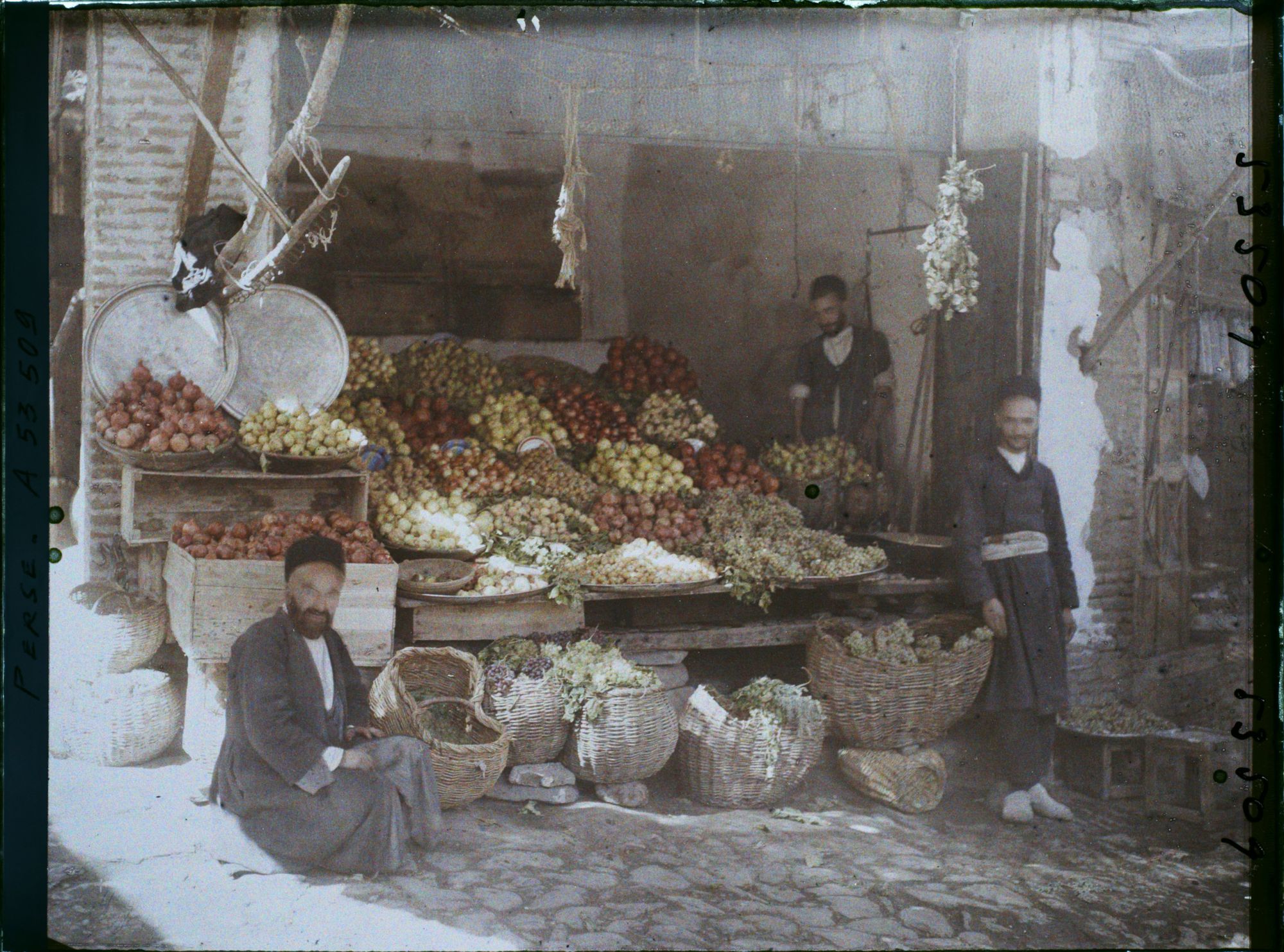 Image représentant Etal d'un marchand de fruits et légumes