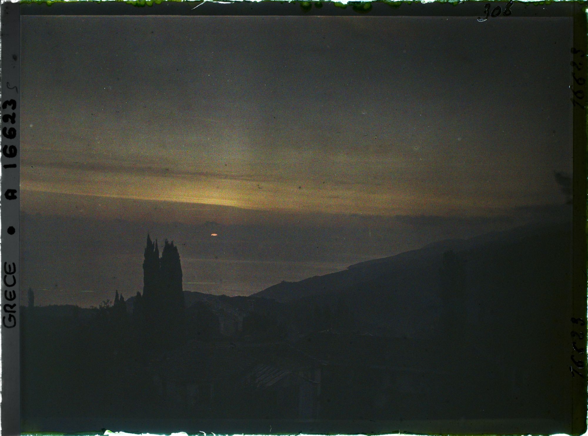 Image représentant Mont Athos, Karyès, Levers de Soleil à Karyès