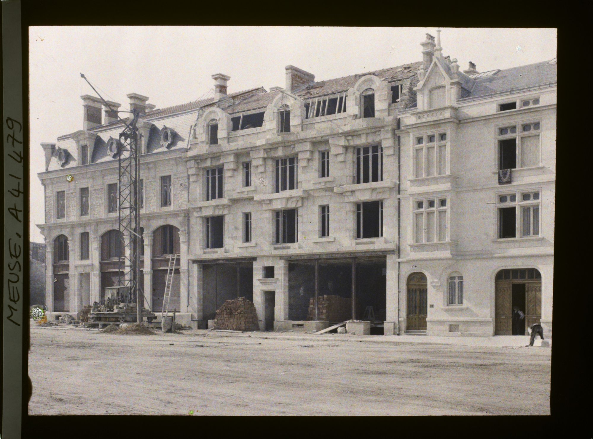 Image représentant France, St Mihiel, Immeubles Place des Halles
