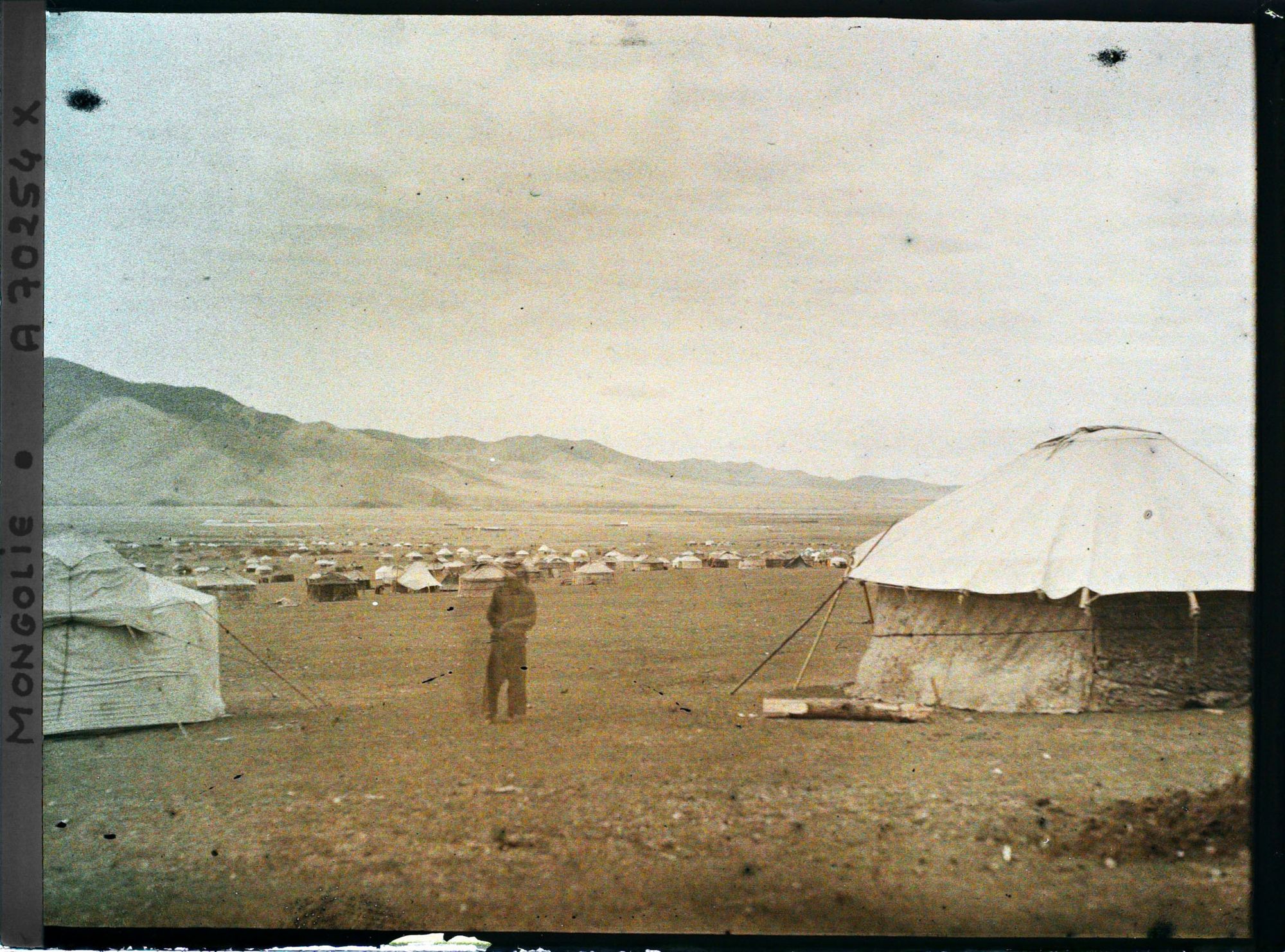 Image représentant Un campement établi à l'ouest de Gandan, dans la plaine de la Tuul