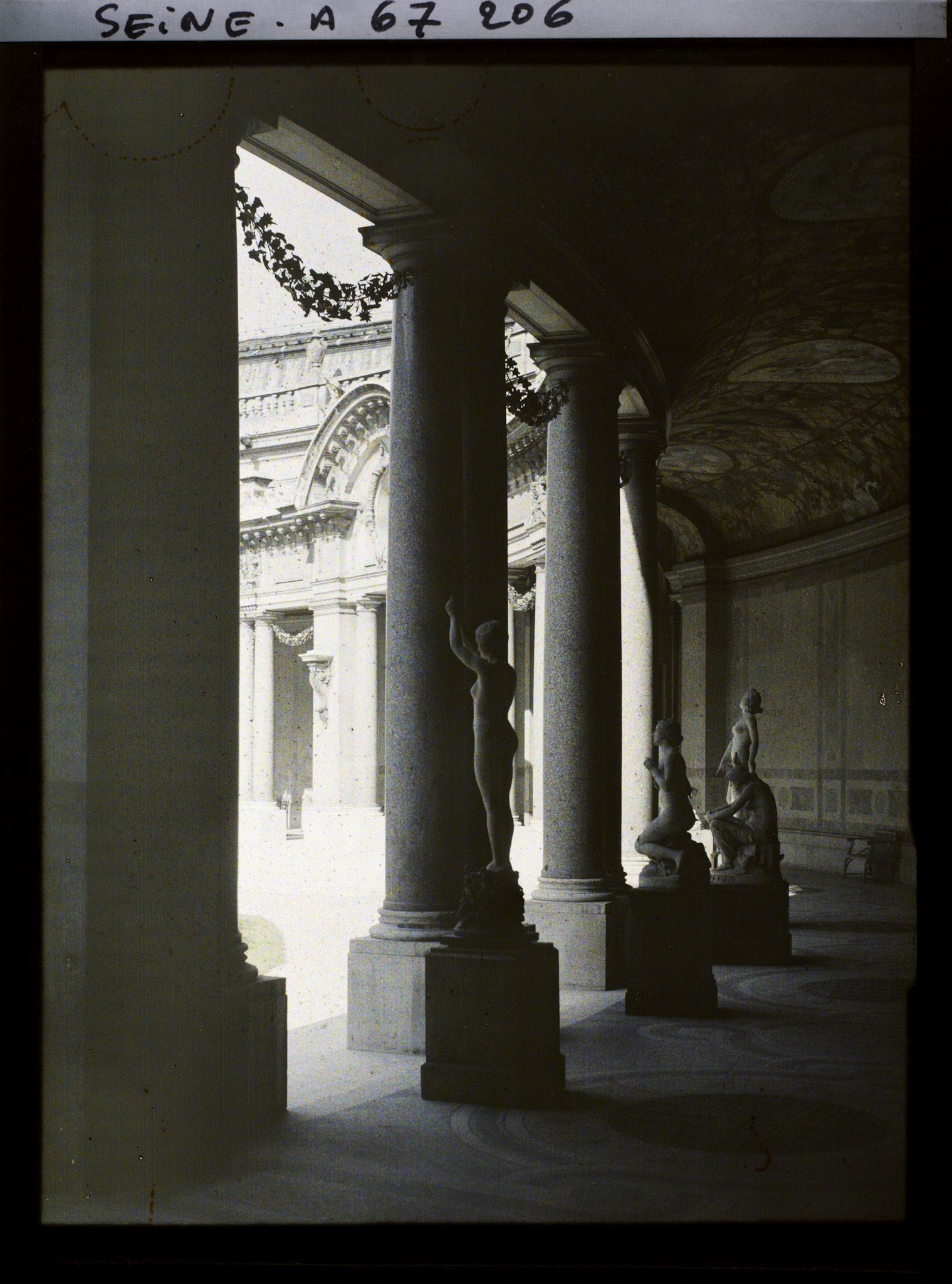 Image représentant Le péristyle du Petit Palais