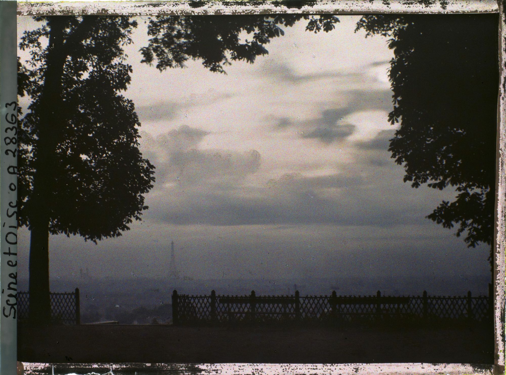 Image représentant Lever de soleil sur Paris pris de la terrasse du jardin du Trocadero