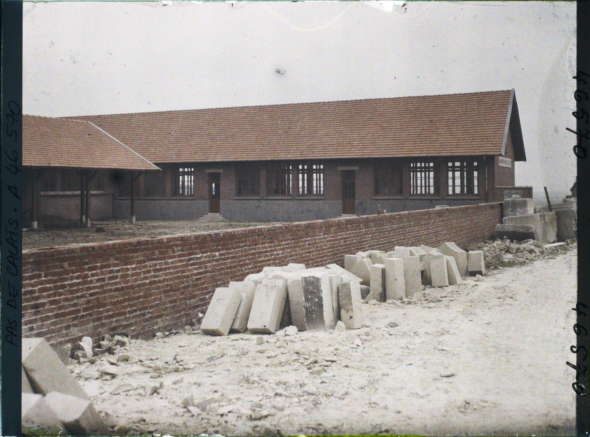 Image représentant France, Givenchy en Gobeck, Nouvelles Ecoles