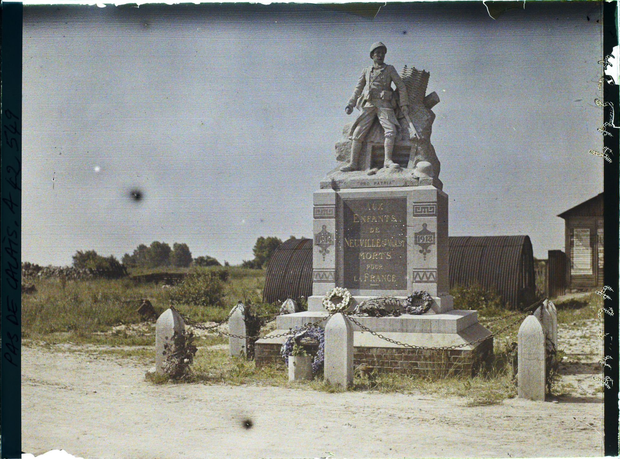 Image représentant France, Neuville-St Vaast, Monumt aux Morts