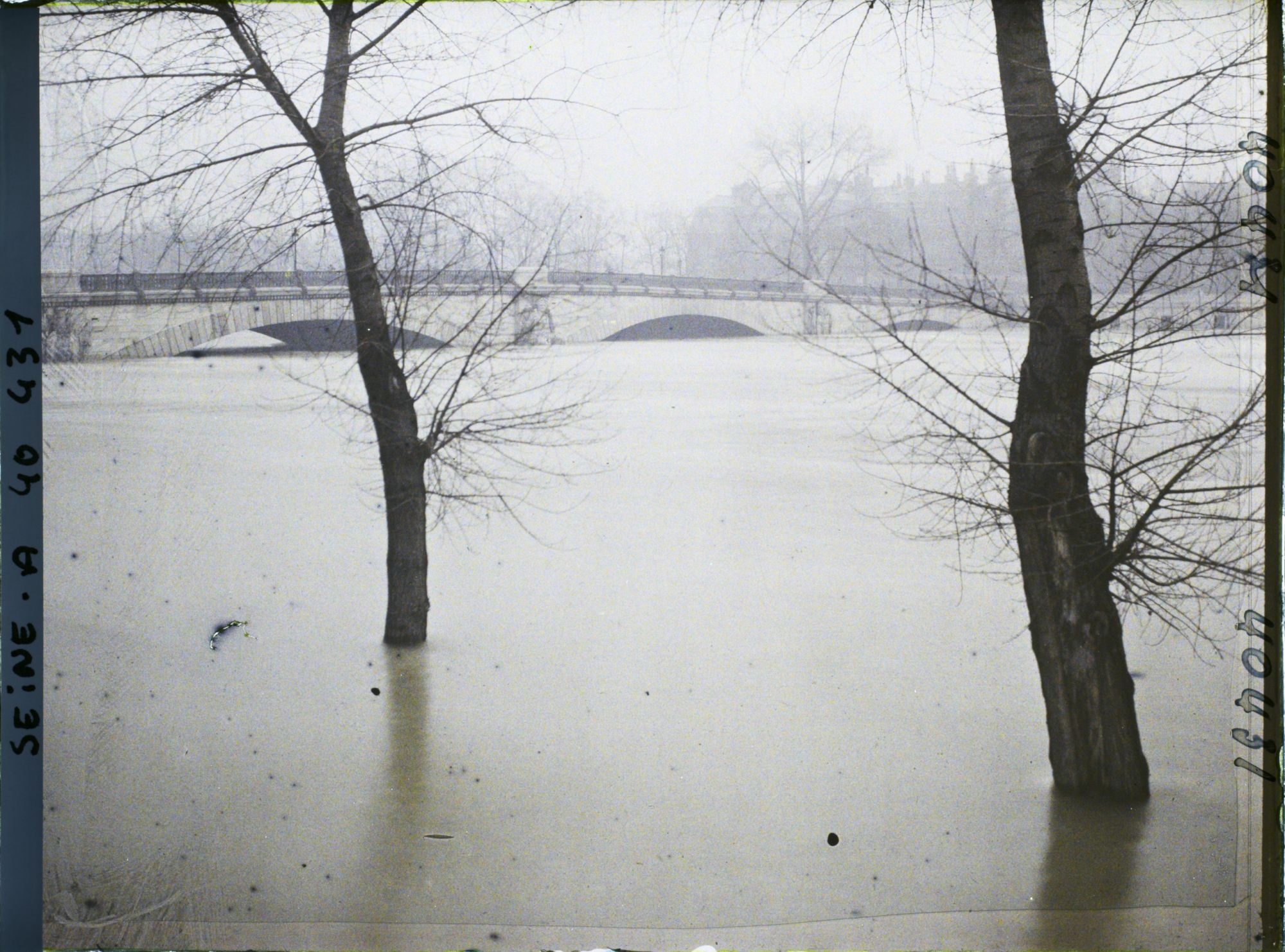 Image représentant La crue de la Seine au pont des Invalides