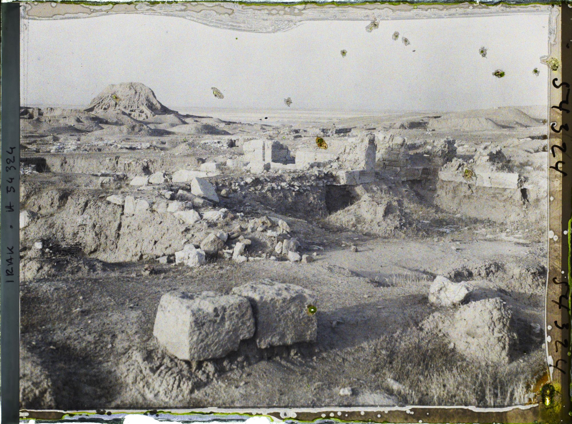 Image représentant Vestiges d'un bâtiment (palais ou temple...) (XI-VIIIe siècles av. J.-C.)