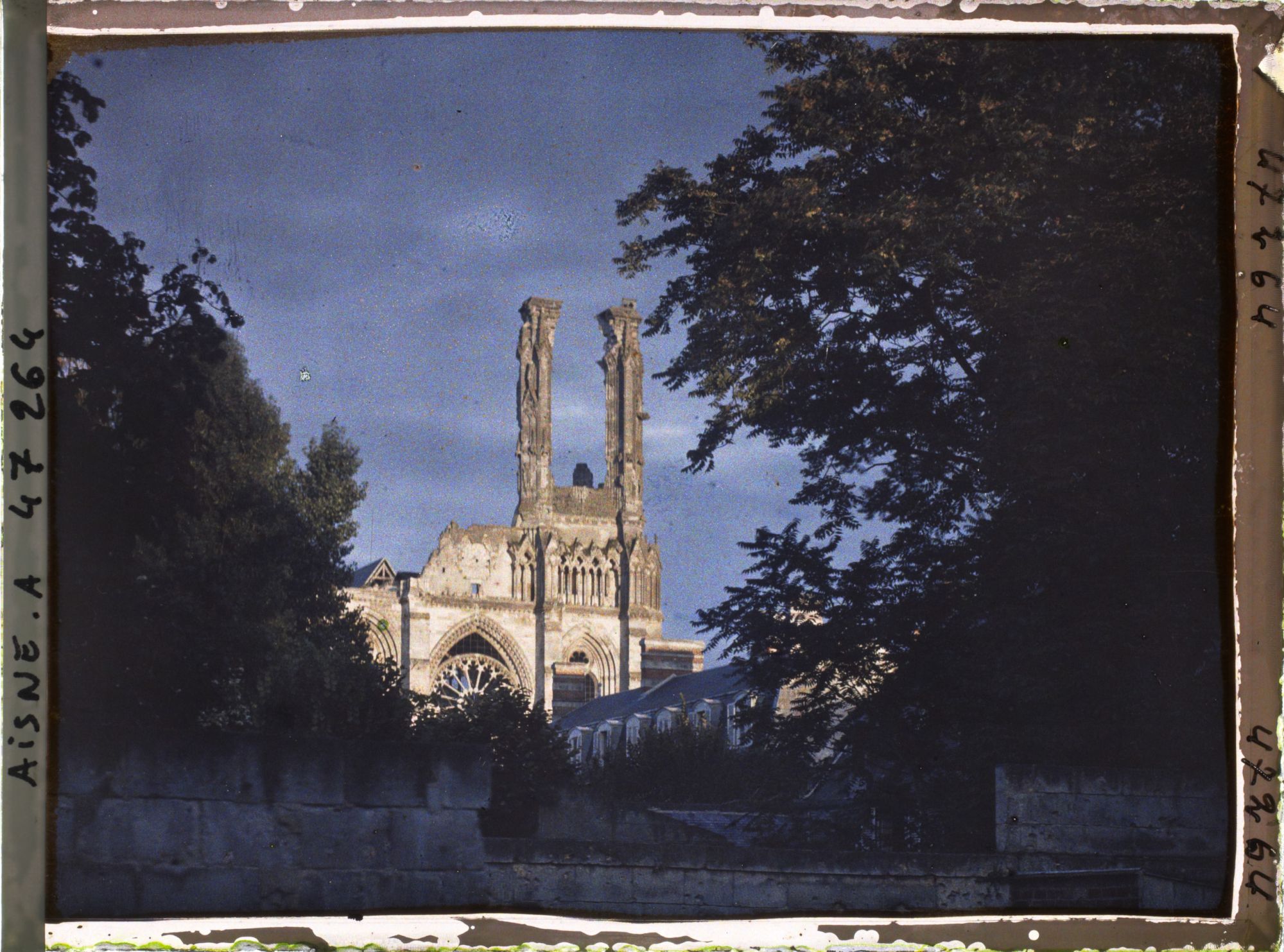 Image représentant France, Soissons, Effet de Soleil Couchant sur la Cathédrale