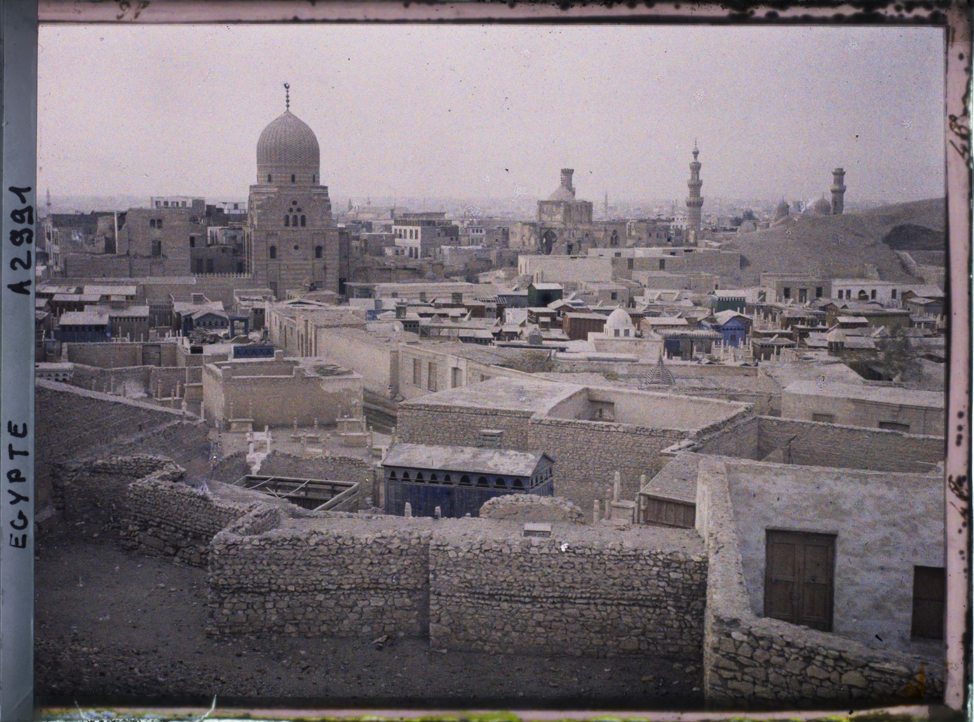 Image représentant Vue sur le cimetière Bab el Wezir