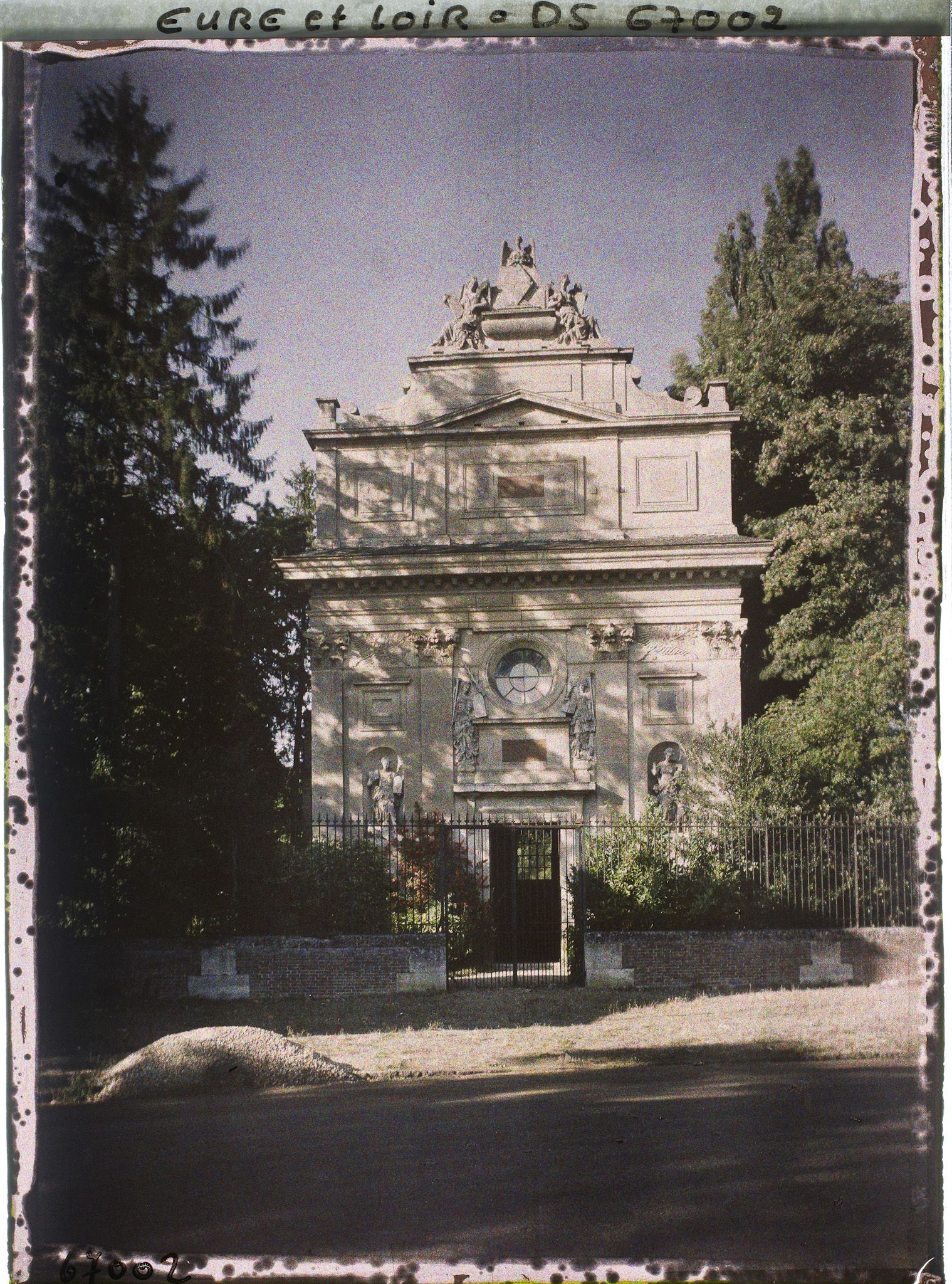 Image représentant Façade de la chapelle funéraire du château