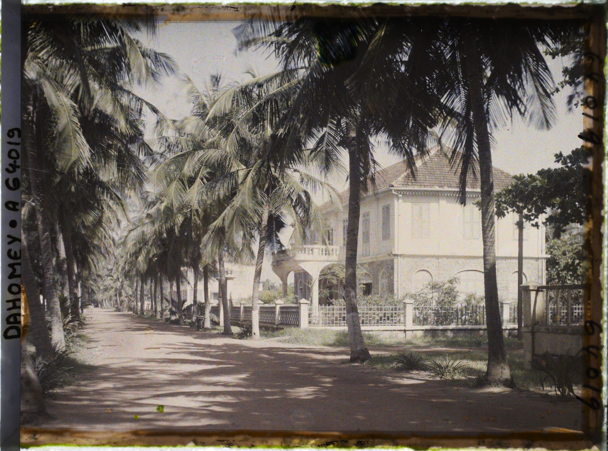 Image représentant L'avenue du Gouvernement dans le quartier européen