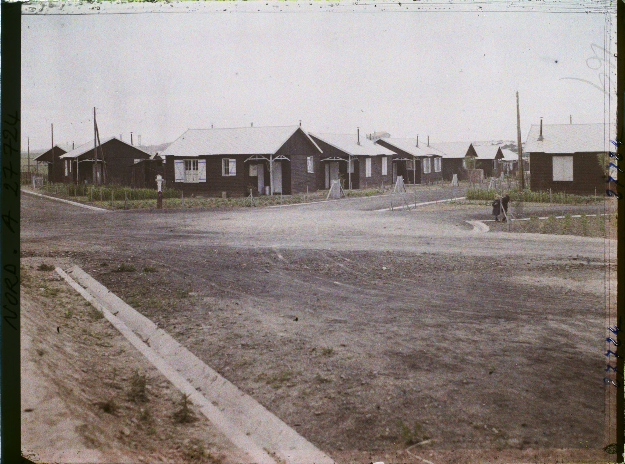 Image représentant France, Aulnoye, Cité N° 2 Une future place