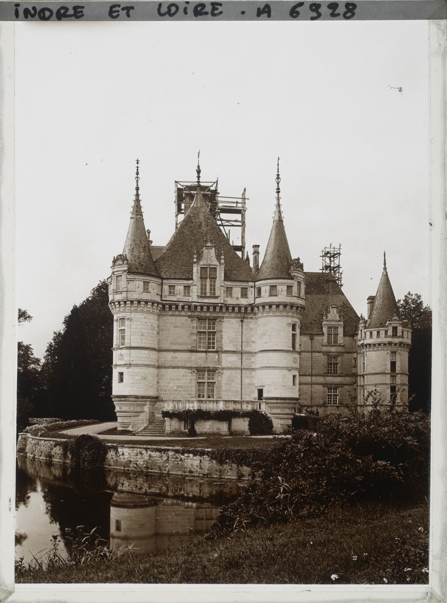Image représentant Vue d'ensemble de la façade est du château
