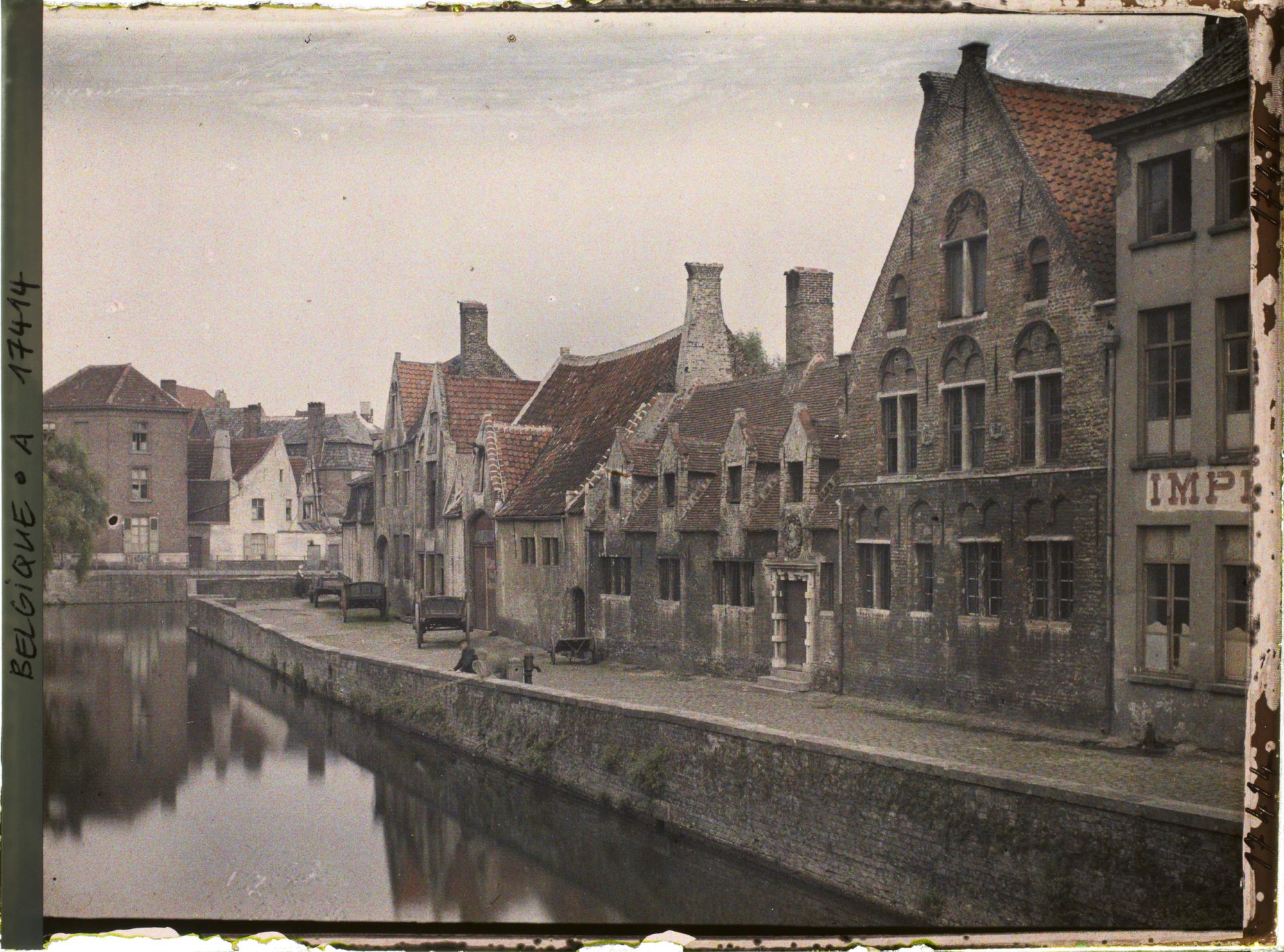 Image représentant Belgique, Bruges, Le Quai Vert et la Maison du Pélican