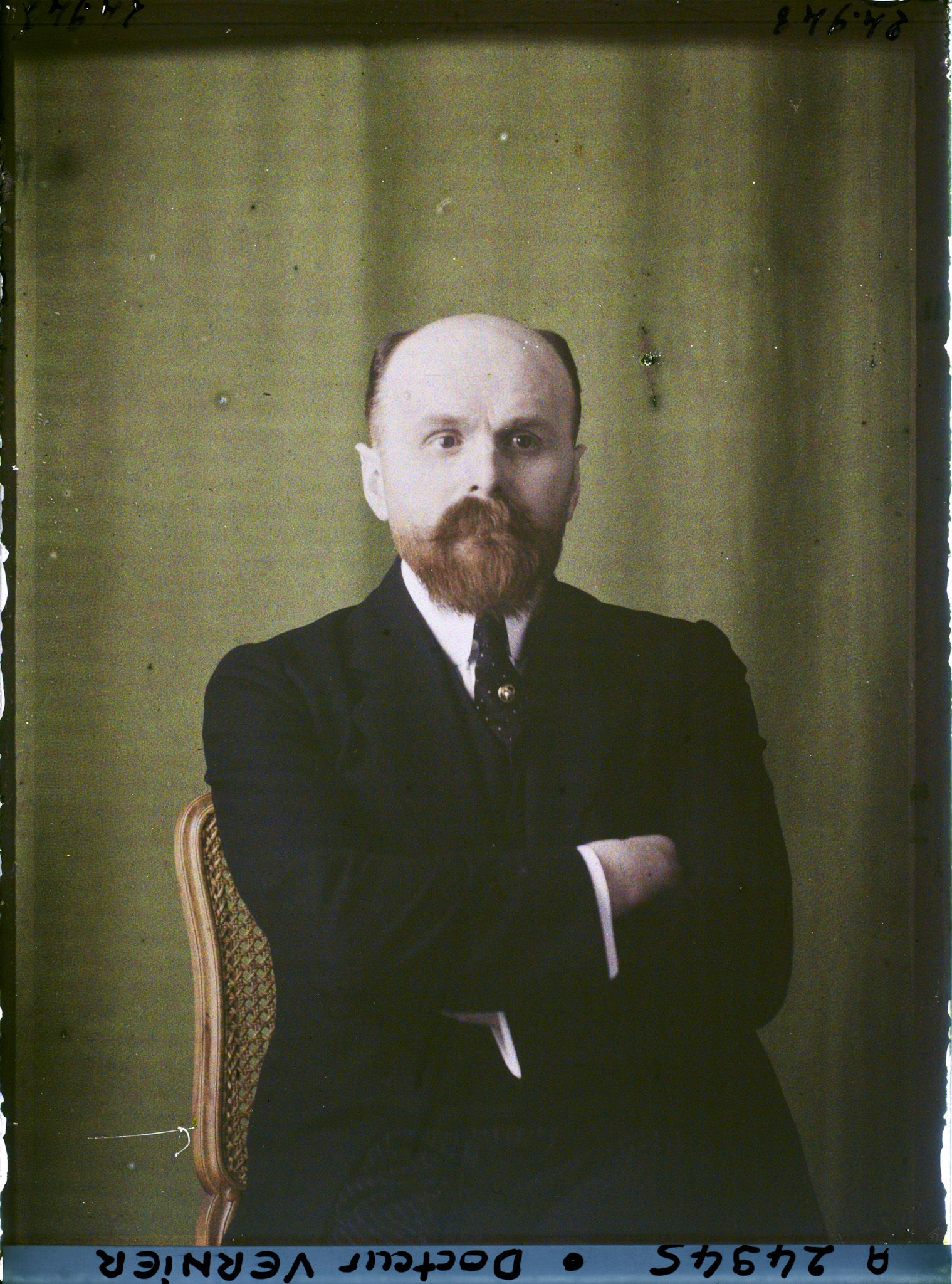 Image représentant https://musee-albert-kahn.s-museum.fr/home/NWQ2OTAwYzNmYjZlZTk1ZWQwODJmMjY4L2dlbmVyaWMtbm90aWNlLXRhYi9hdXRob3JpdHkvNjE3YTc5ZjVjZjhiODk2OGIzMzM3ZDIx/5d6900c3fb6ee95ed082f268/generic-notice-tab/authority/617a79ebcf8b8968b33379d3 Le Docteur Vernier