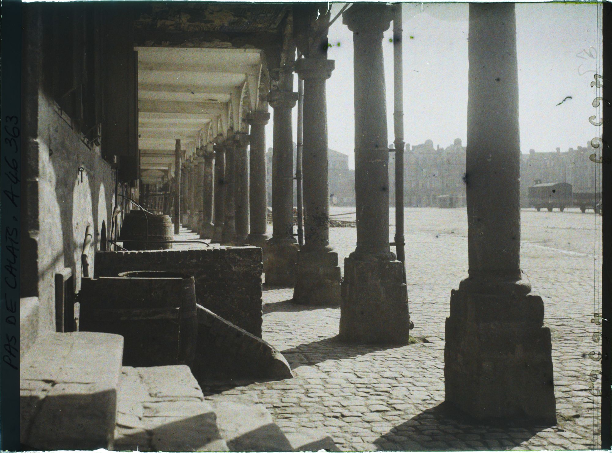 Image représentant France, Arras, Contre jour Sur la Gde Place