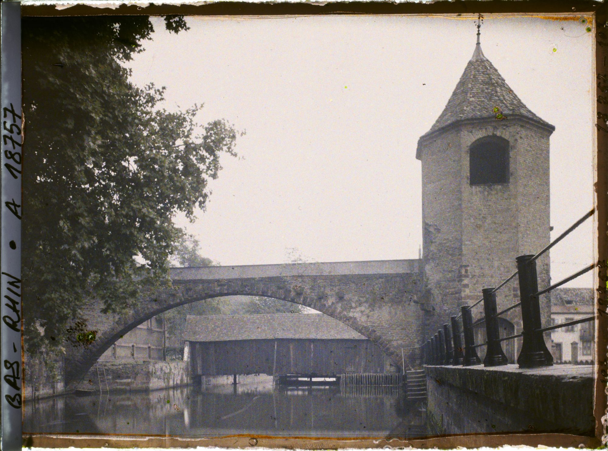 Image représentant France, Haguenau, Les Bords de la Moder et Vieille Tour