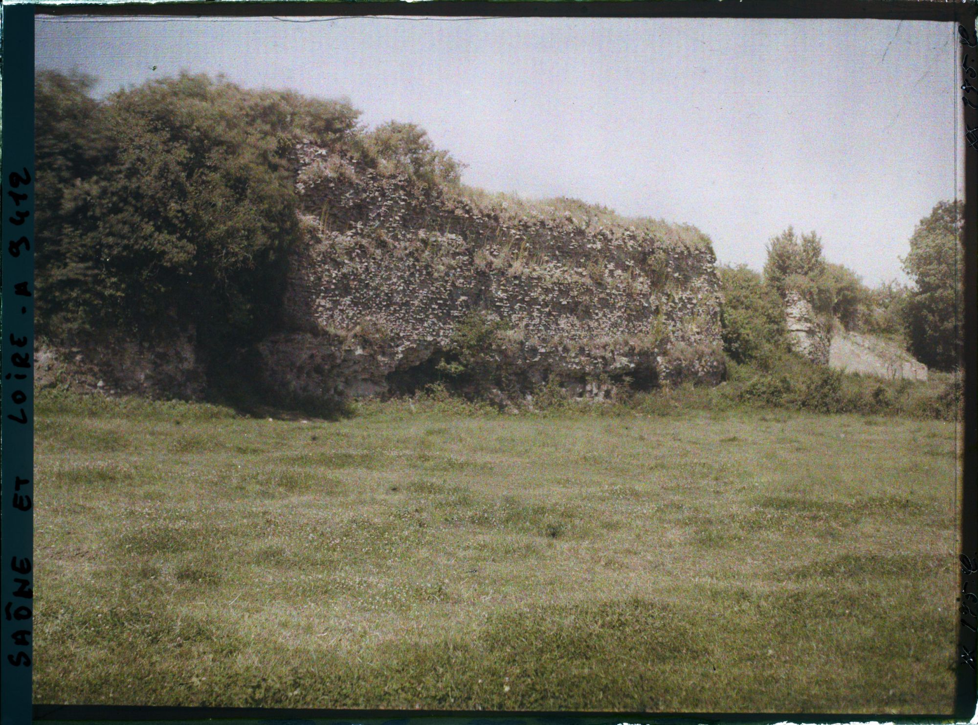 Image représentant Les vestiges des remparts augustéens