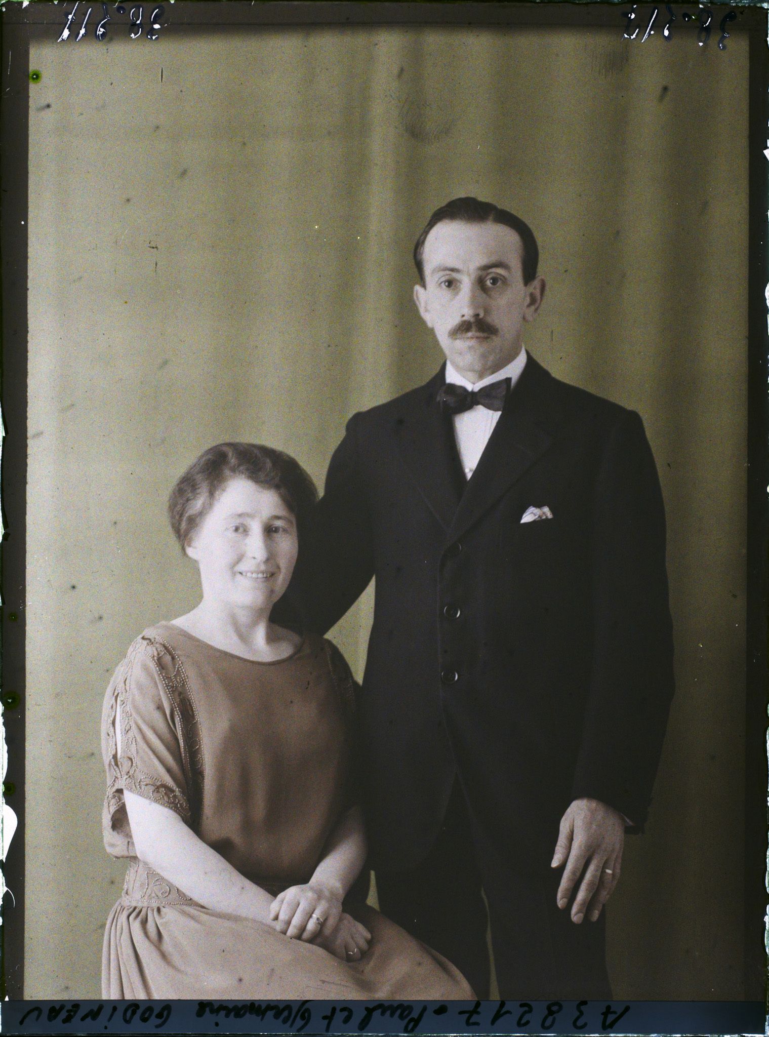 Image représentant Monsieur  https://musee-albert-kahn.s-museum.fr/home/NWQ2OTAwYzNmYjZlZTk1ZWQwODJmMjY4L2dlbmVyaWMtbm90aWNlLXRhYi9hdXRob3JpdHkvNjE3YTc5ZjVjZjhiODk2OGIzMzM3ZDIx/5d6900c3fb6ee95ed082f268/generic-notice-tab/authority/617a79ebcf8b8968b3336dbe Paul Godineau et son épouse  https://musee-albert-kahn.s-museum.fr/home/NWQ2OTAwYzNmYjZlZTk1ZWQwODJmMjY4L2dlbmVyaWMtbm90aWNlLXRhYi9hdXRob3JpdHkvNjE3YTc5ZjVjZjhiODk2OGIzMzM3ZDIx/5d6900c3fb6ee95ed082f268/generic-notice-tab/authority/617a79ebcf8b8968b3336dbf Germaine