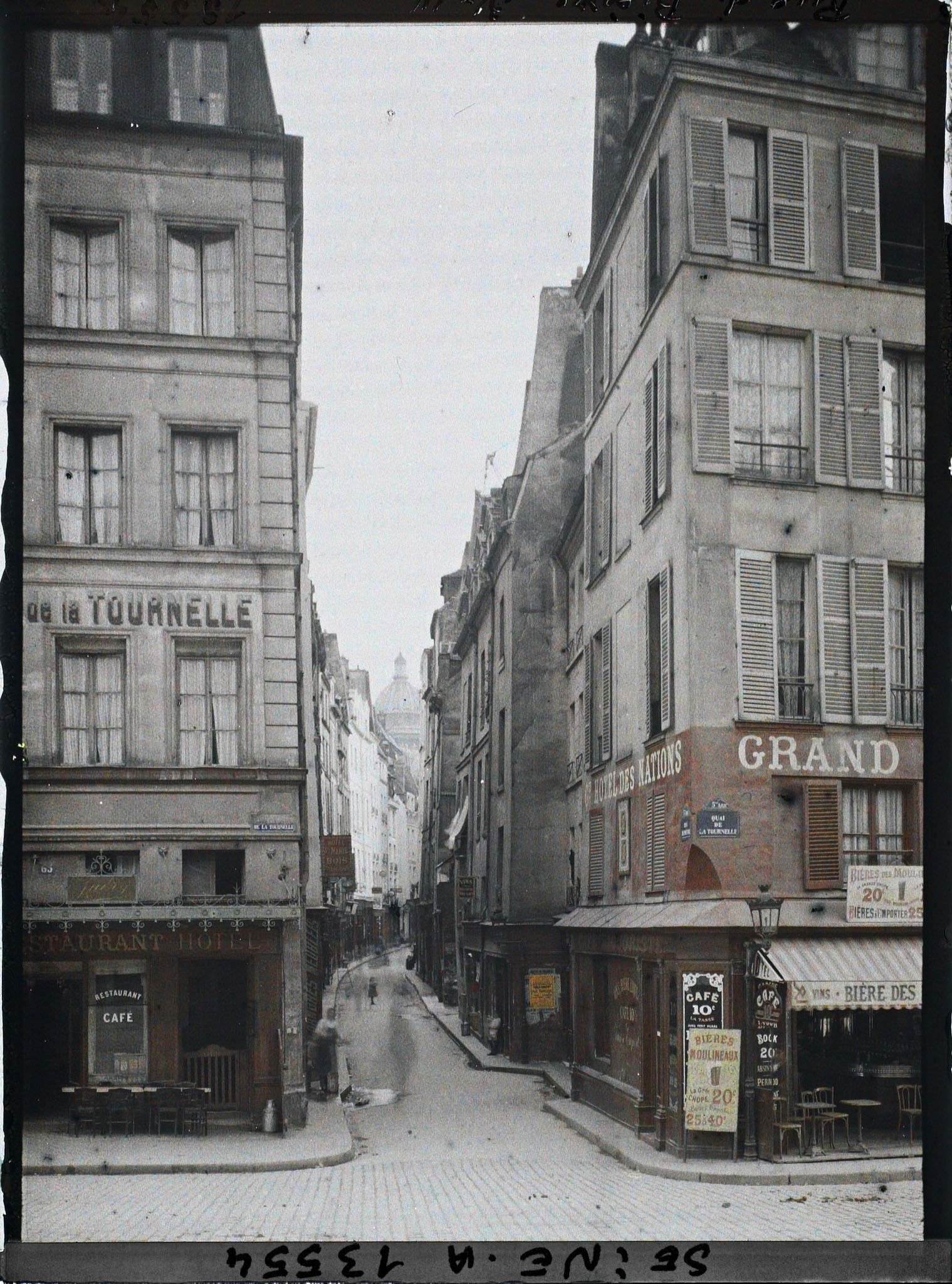 Image représentant L'angle de la rue de Bièvre et du quai de la Tournelle