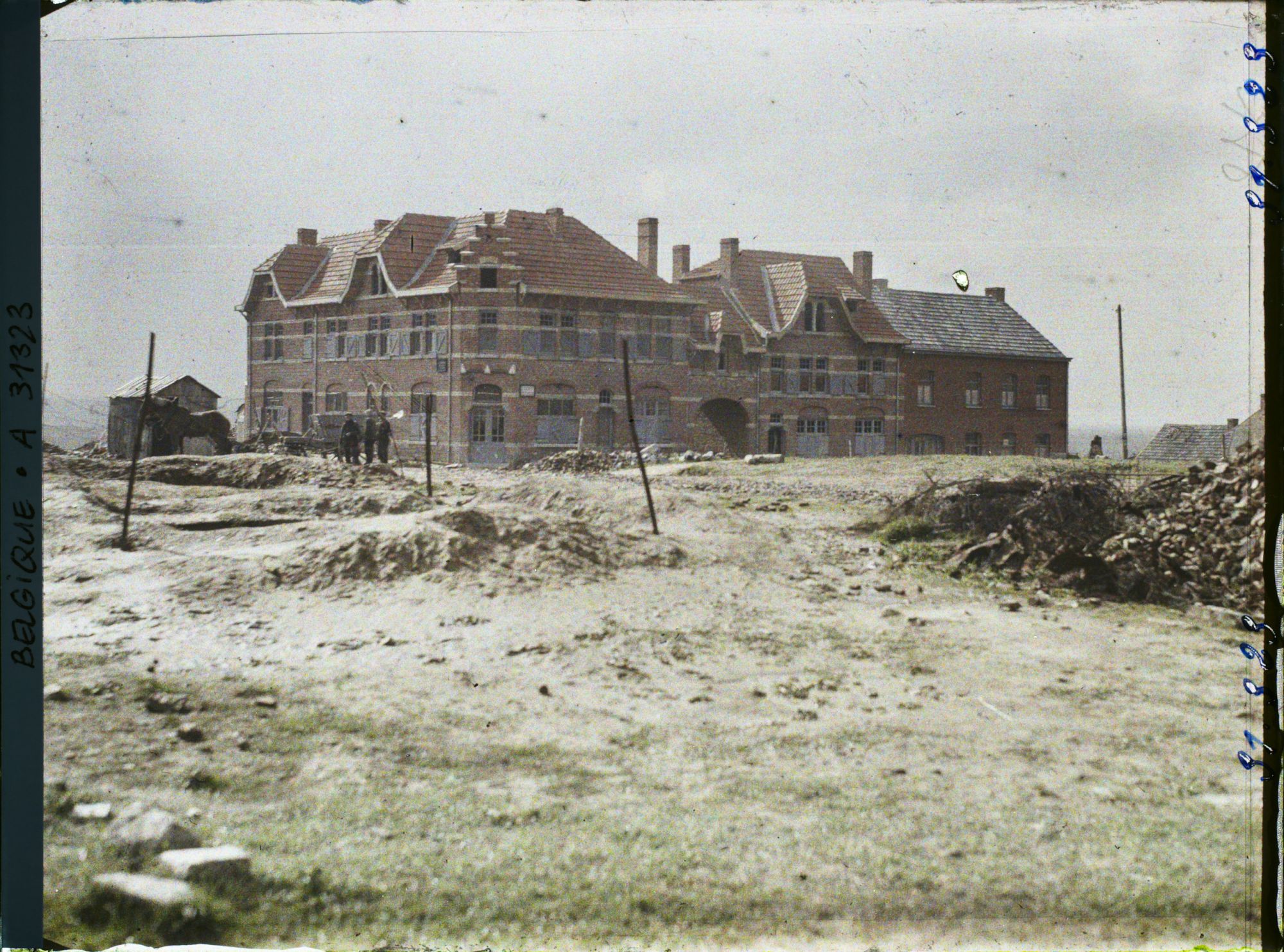 Image représentant Belgique, Wytschaete, Groupe de nouvelles maisons
