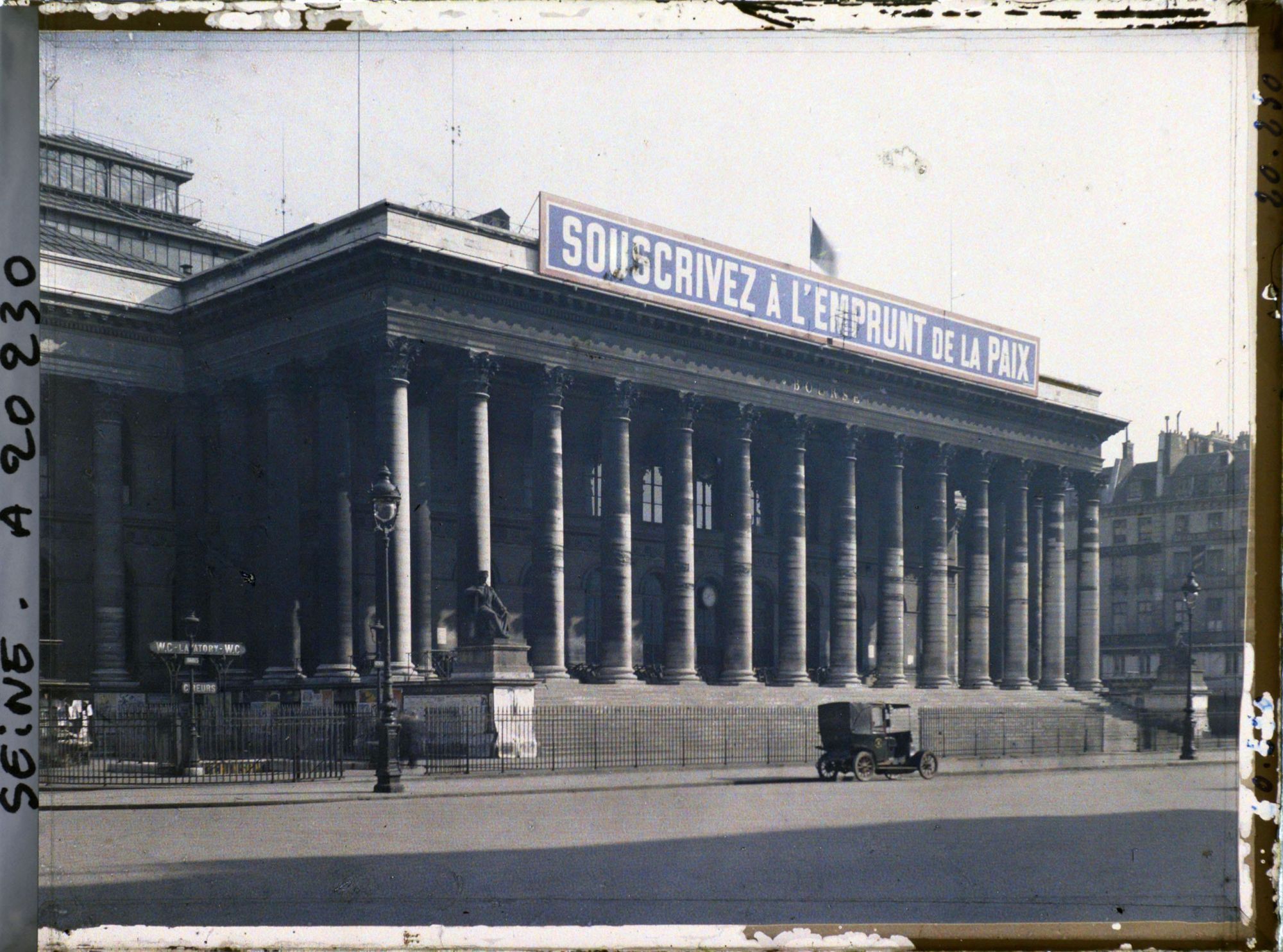 Image représentant L'emprunt national de 1920 à la Bourse de Paris, palais Brongniart