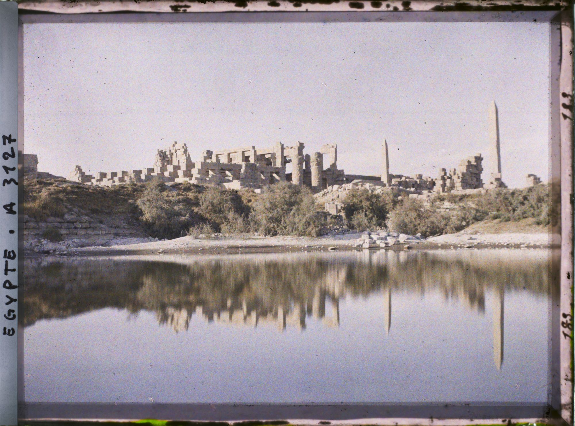 Image représentant Vue de la façade nord du temple d'Amon Râ
