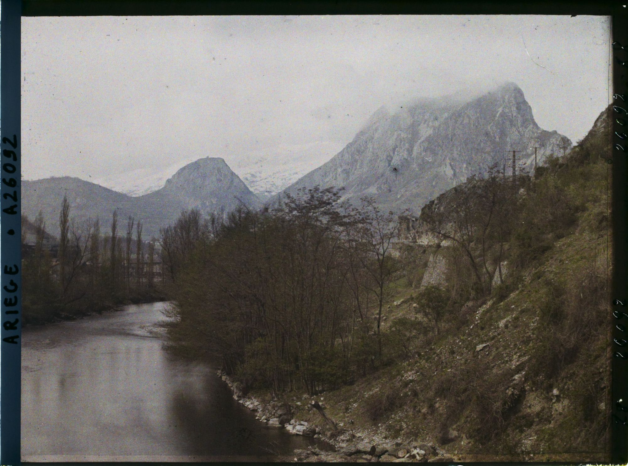 Image représentant L'Ariège vers l'aval et le Soudour vu de la route d'Ussat
