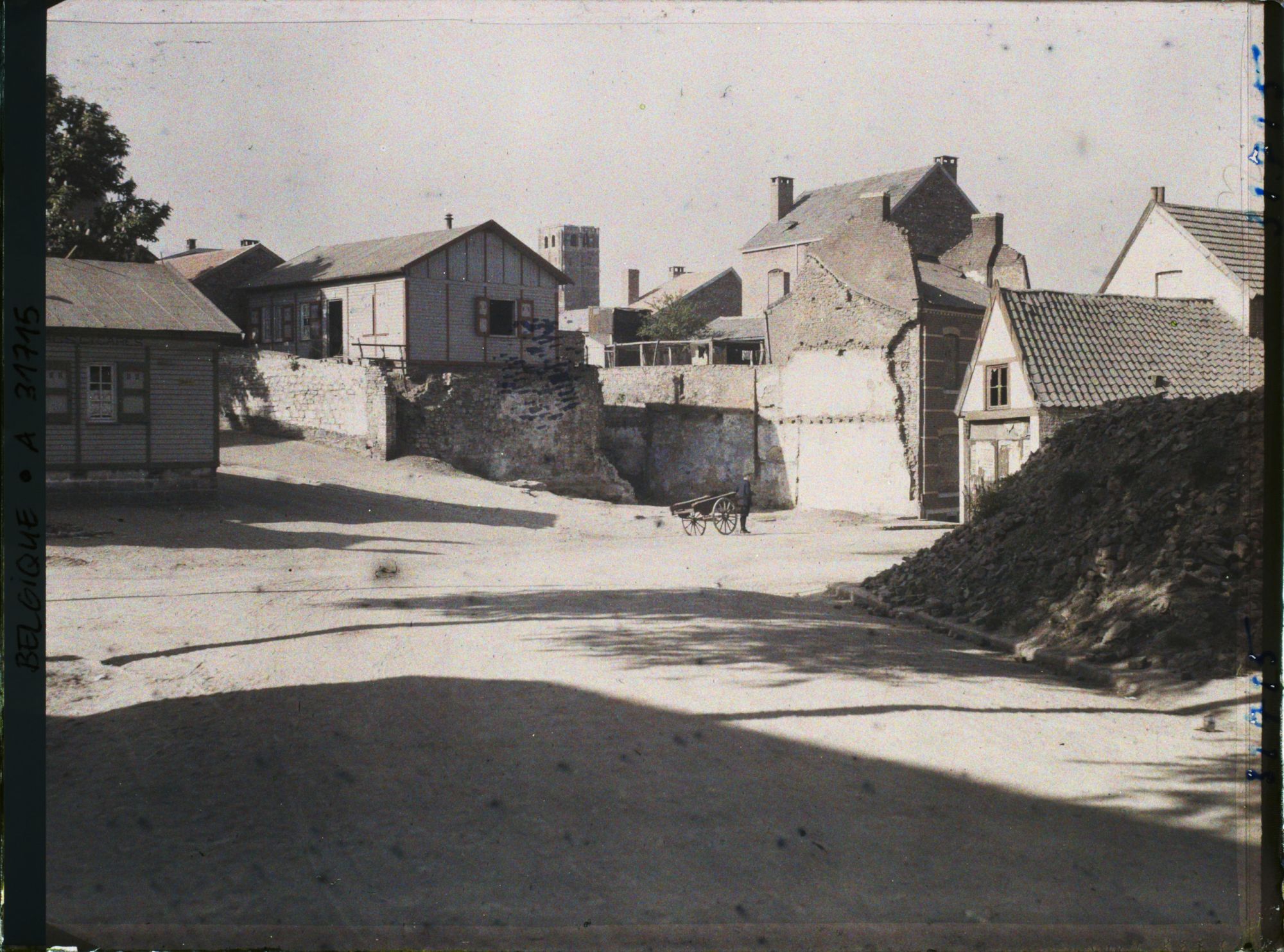 Image représentant Belgique, Visé, Vue vers l'Ecole moyenne de l'Etat