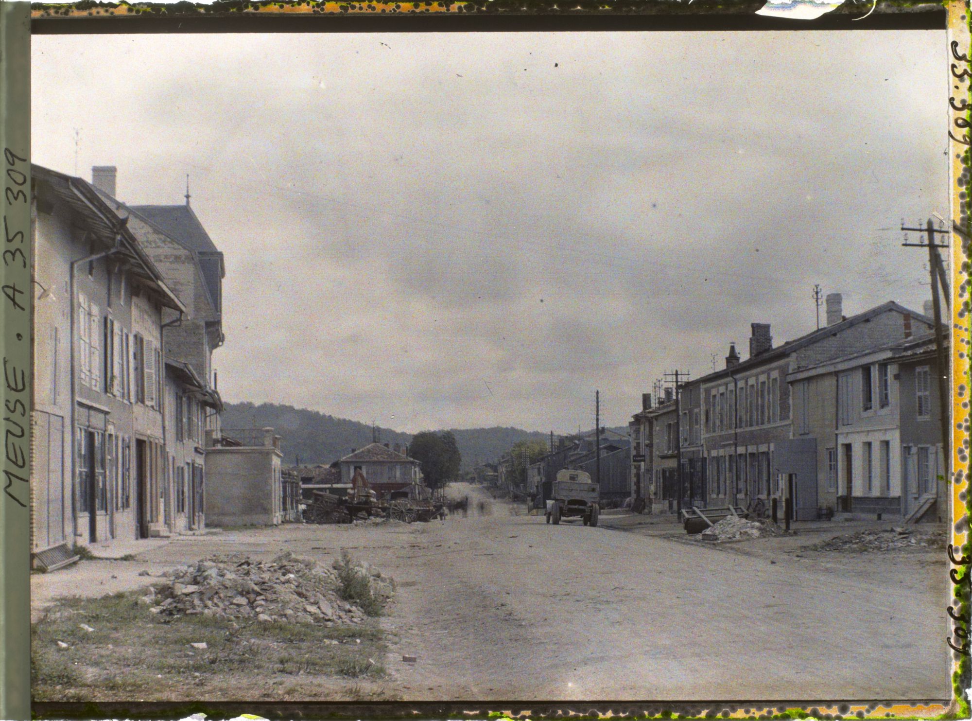 Image représentant France, Les Islettes, Route de Verdun