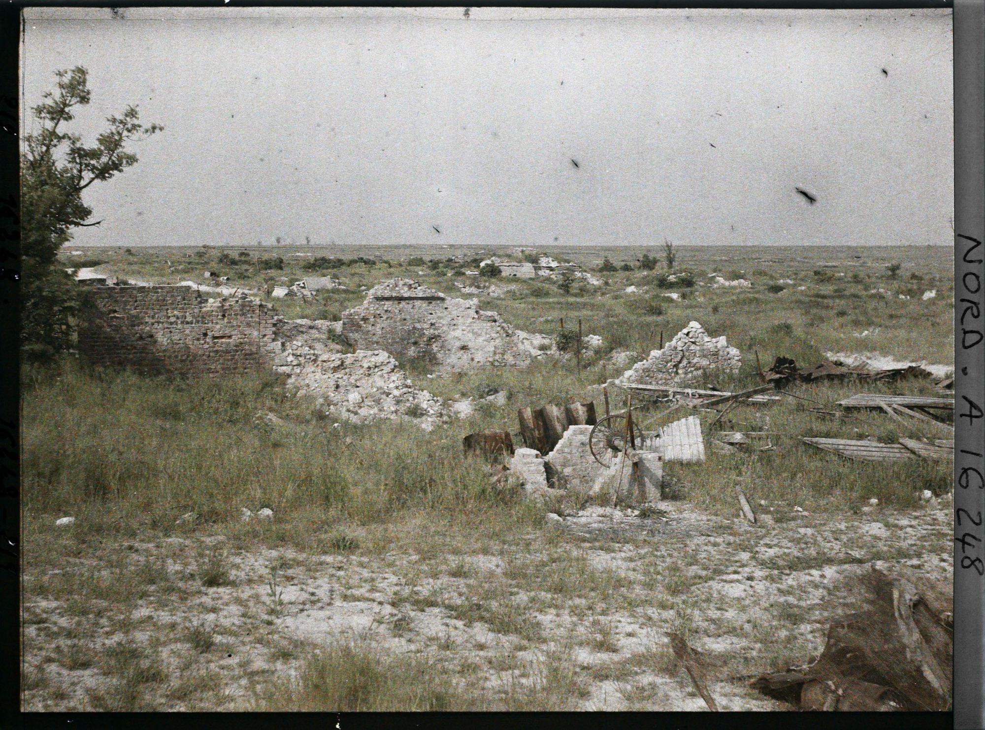 Image représentant France, Tilloy, Les Ruines du village rues vers le Sud Ouest