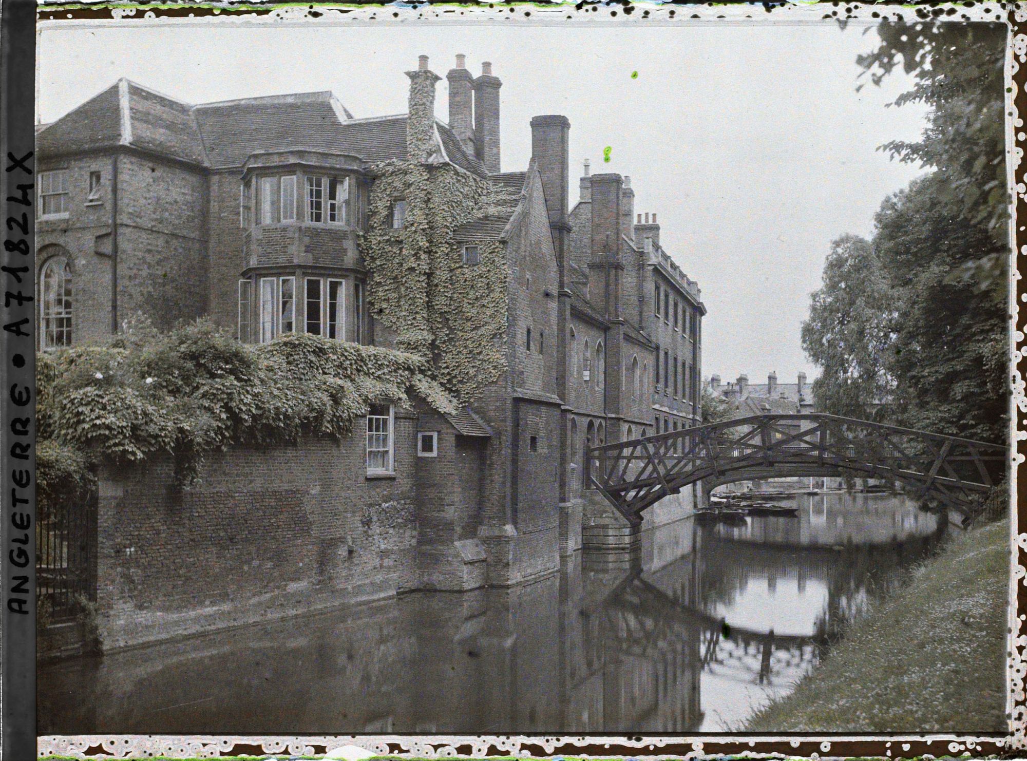 Image représentant Au bord de la rivière Cam